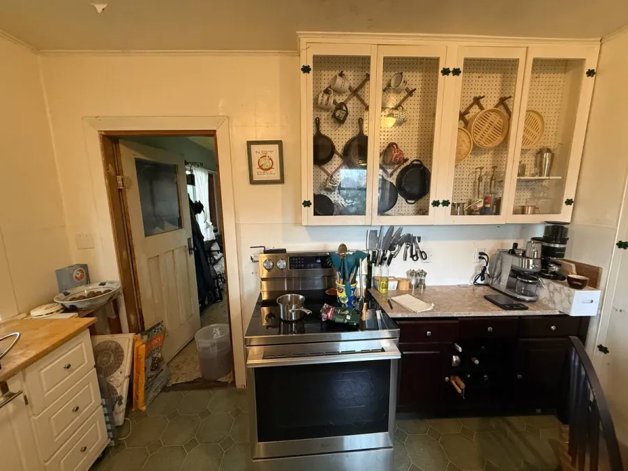 Complete Kitchen Remodel in South Seattle: Wall Removal, Peninsula, Heated Floors intro photo 3