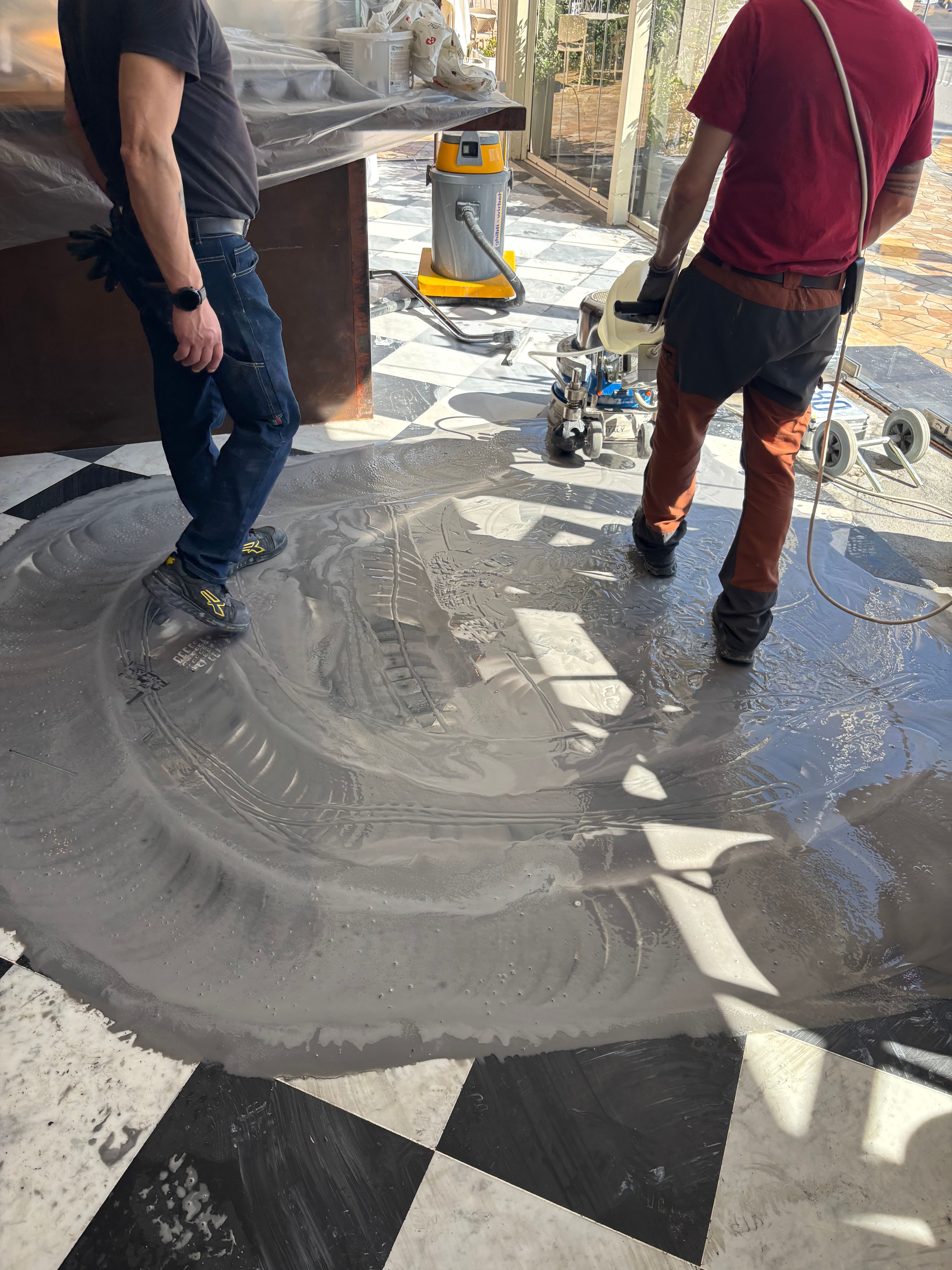 Rifinitura marmo hotel