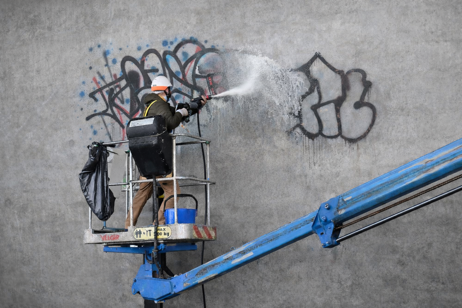 Rimozione graffiti