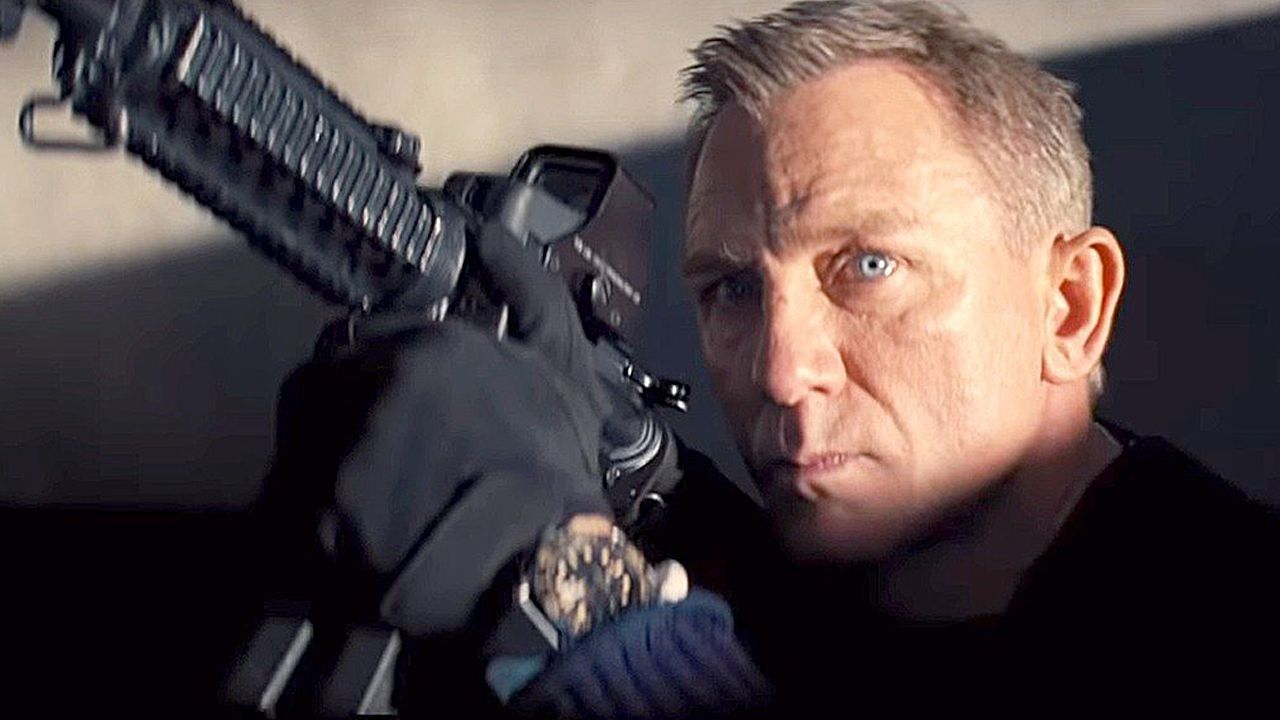 james-bond-with-gun_0.jpg