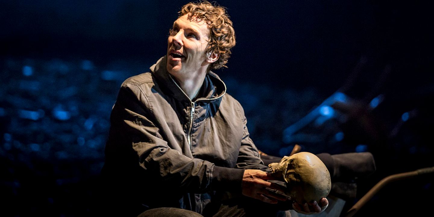 ntl_2019_hamlet_19._benedict_cumberbatch_hamlet._at_the_barbican_theatre._photo_credit_johan_persson.jpg
