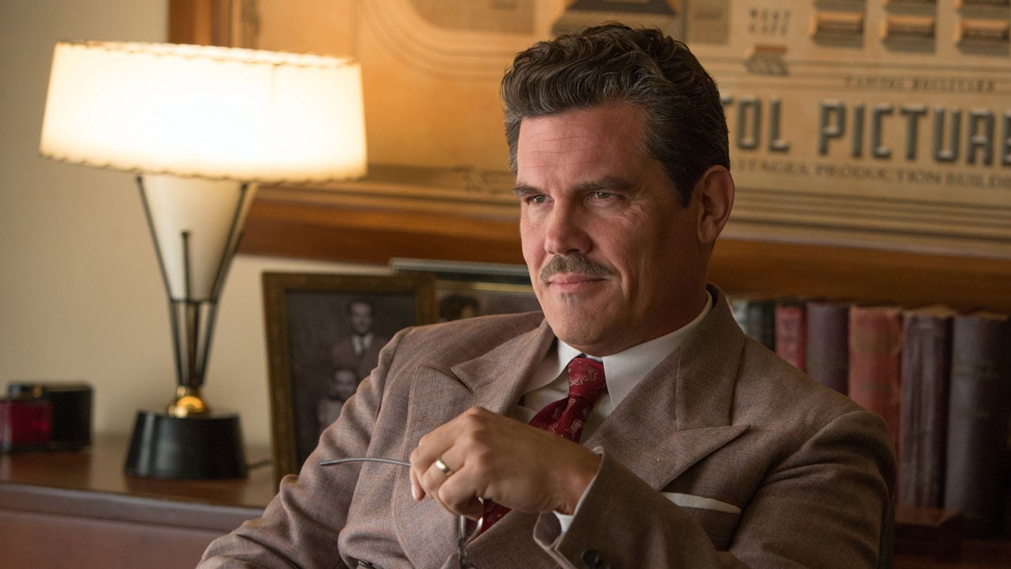 josh_brolin_hail.jpg