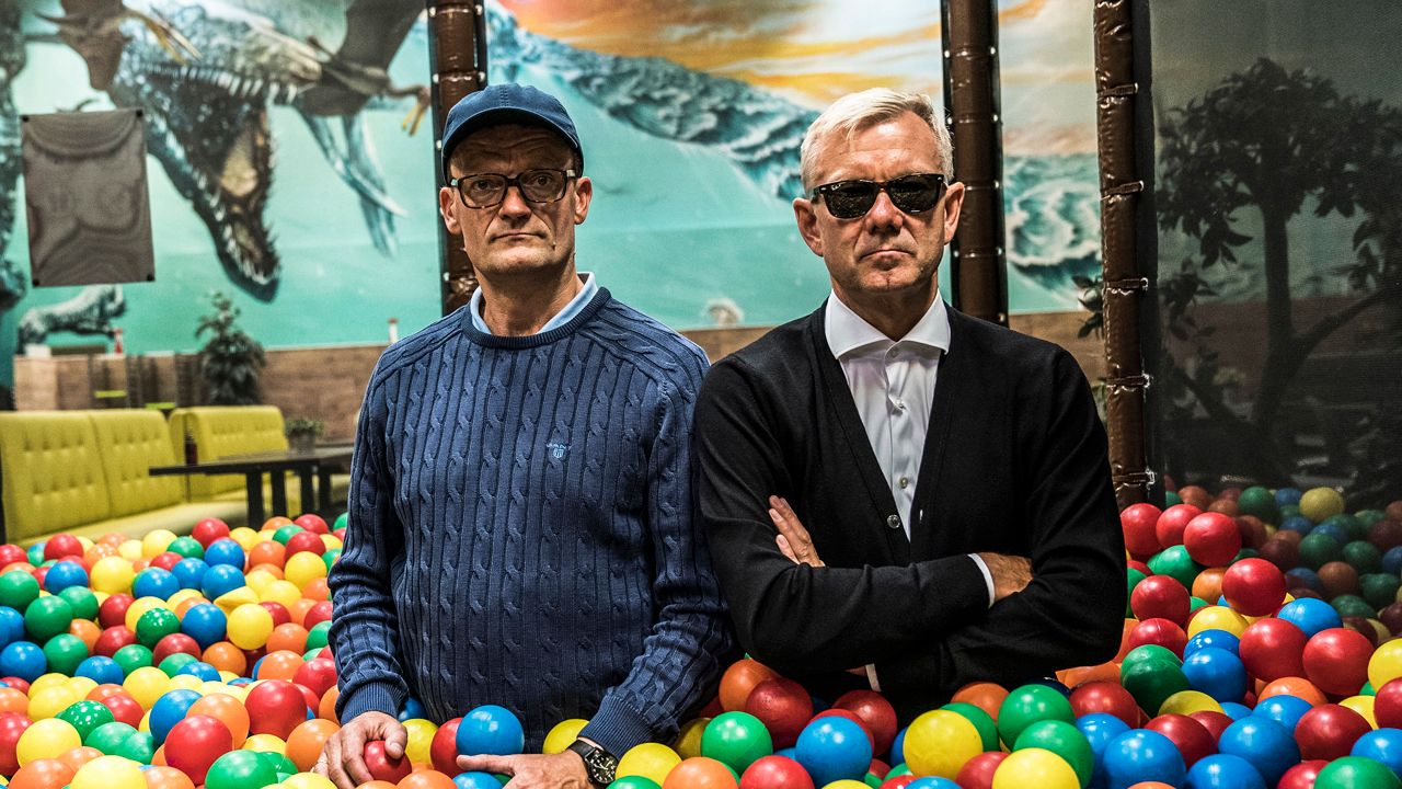 frank_hvam_og_casper_christensen_first_still_fra_klovn_the_final._foto_af_per_arnesen_0.jpg
