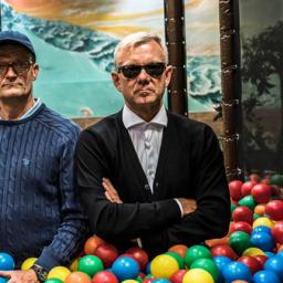 frank_hvam_og_casper_christensen_first_still_fra_klovn_the_final._foto_af_per_arnesen_0.jpg