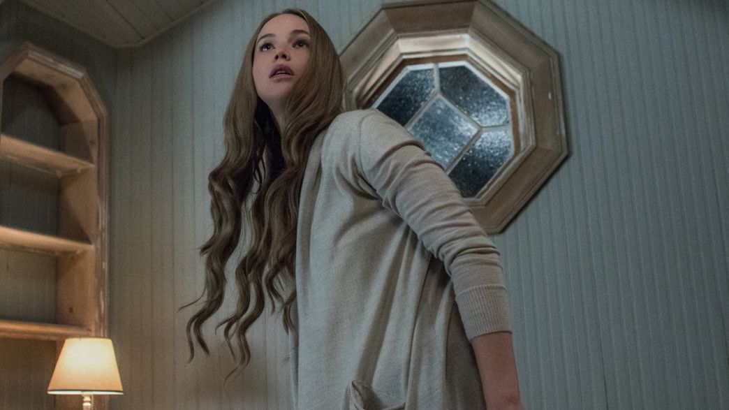 mother_-_jennifer_lawrence_0.jpg