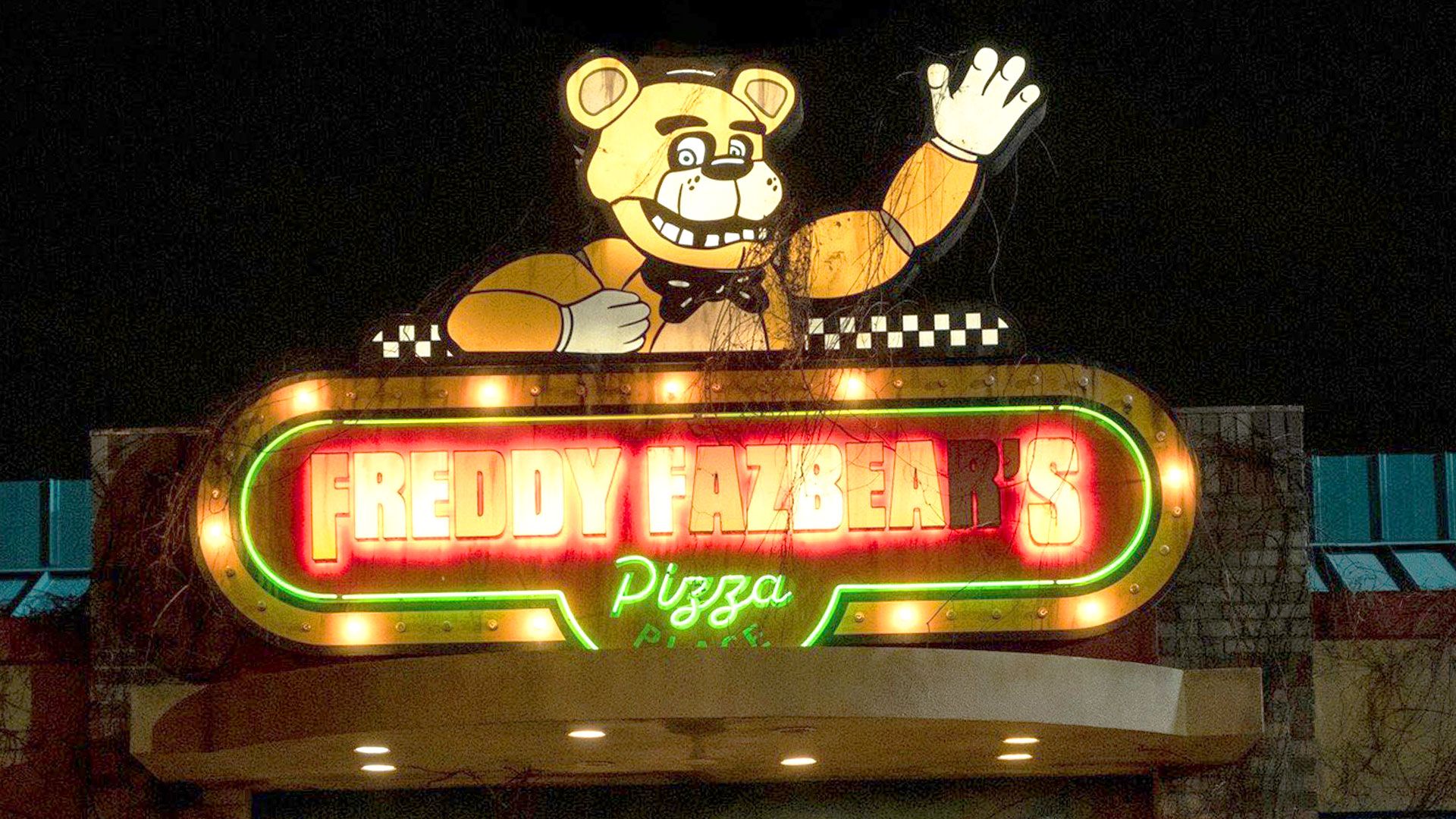 five-nights-at-freddys-trai_0.jpg