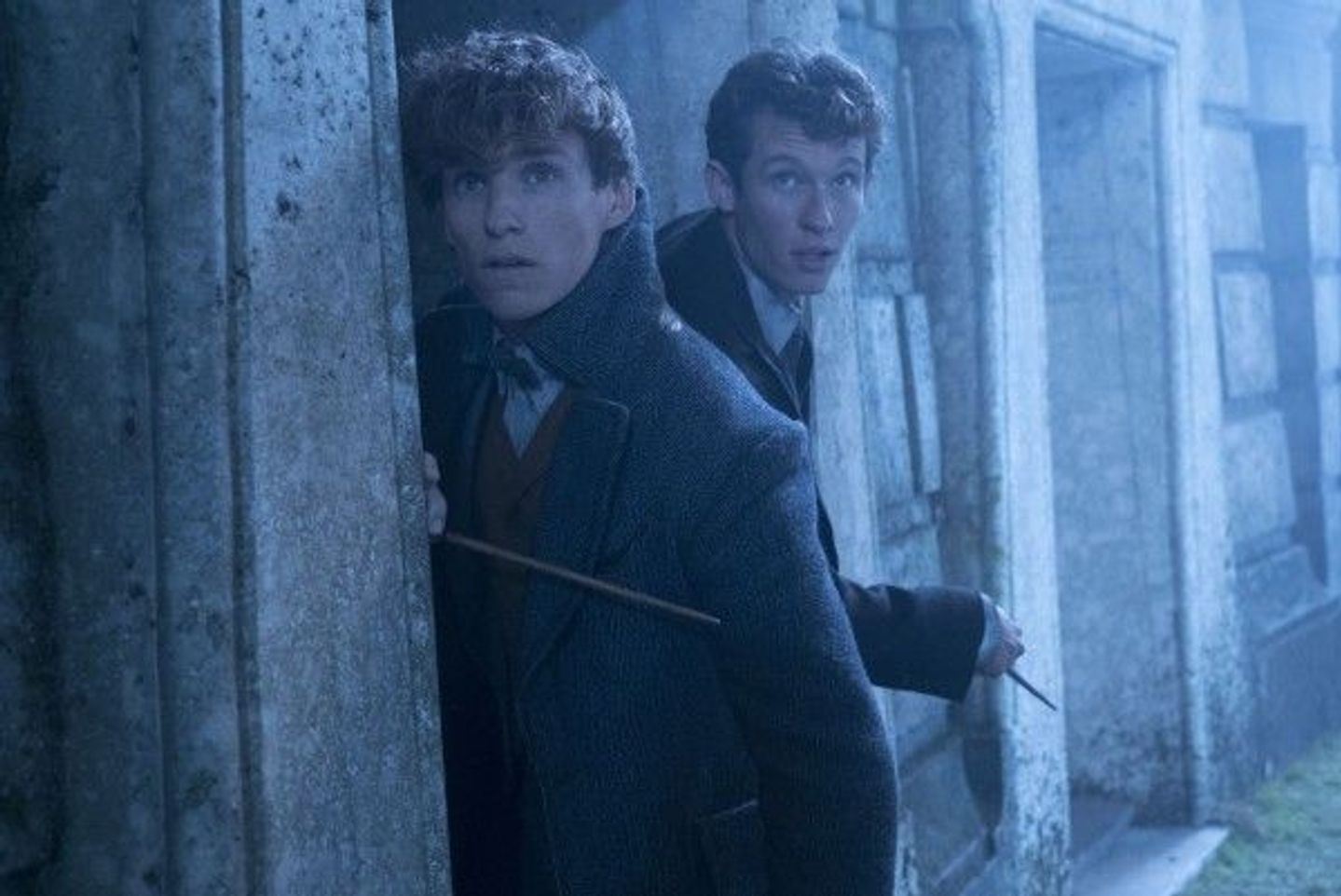 fantastic-beasts-the-crimes-of-grindelwald-eddie-redmayne-callum-turner
