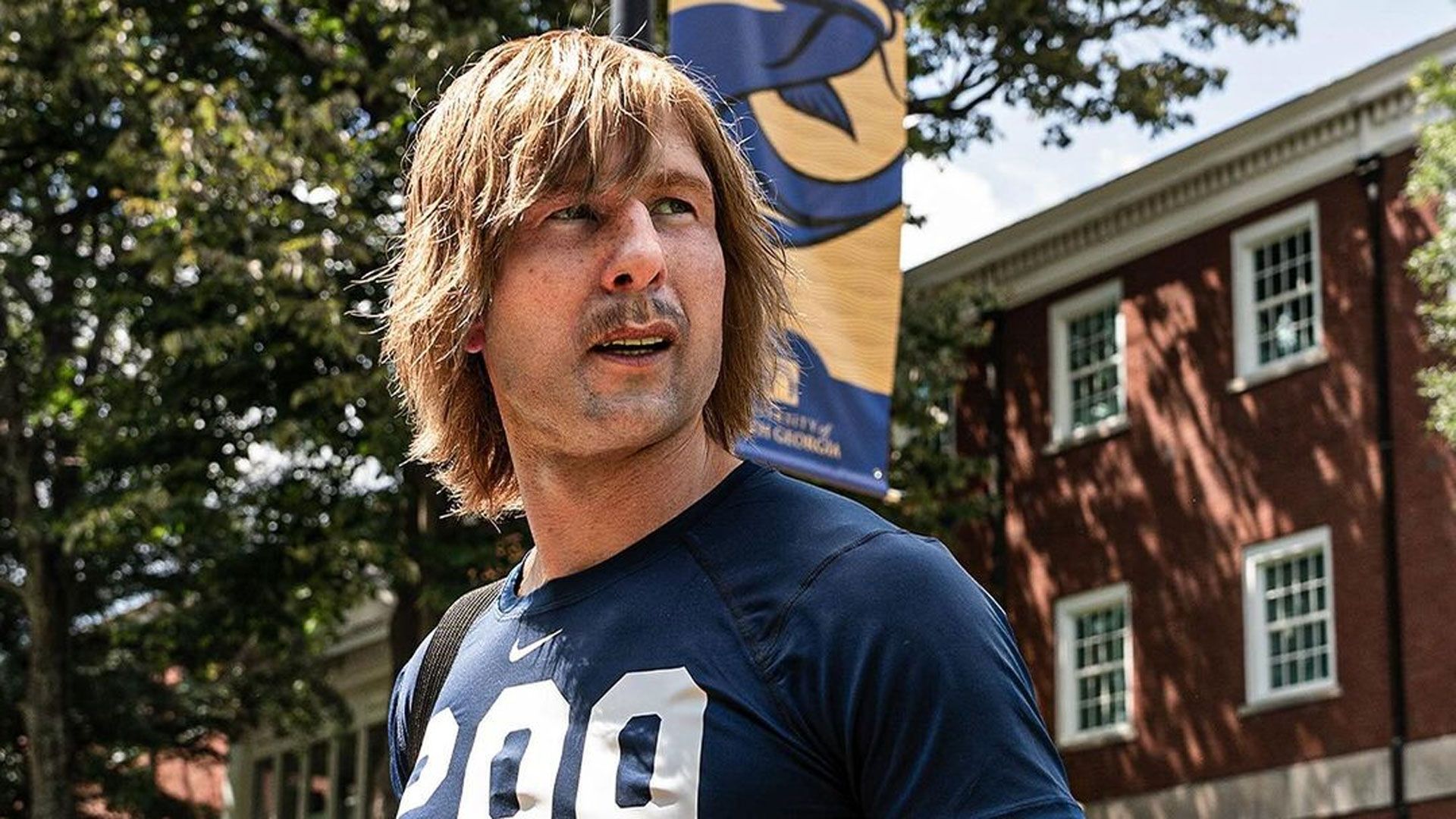 Glen Powell i 'Chuck'