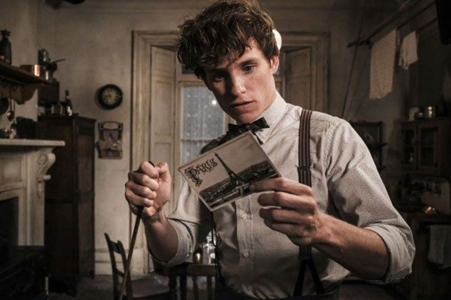 fantastic-beasts-the-crimes-of-grindelwald-eddie-redmayne