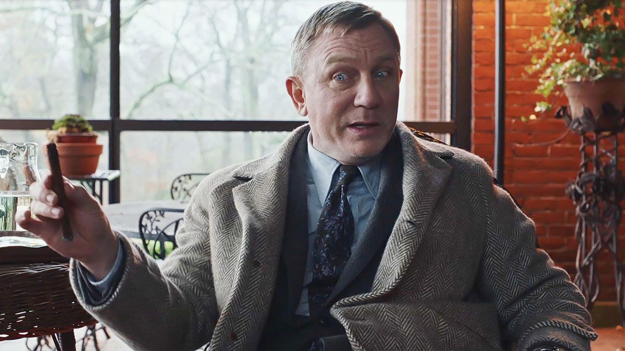 knivesout-danielcraig.jpg
