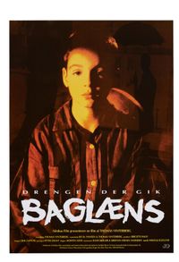 Plakat for 'Drengen der gik baglæns'
