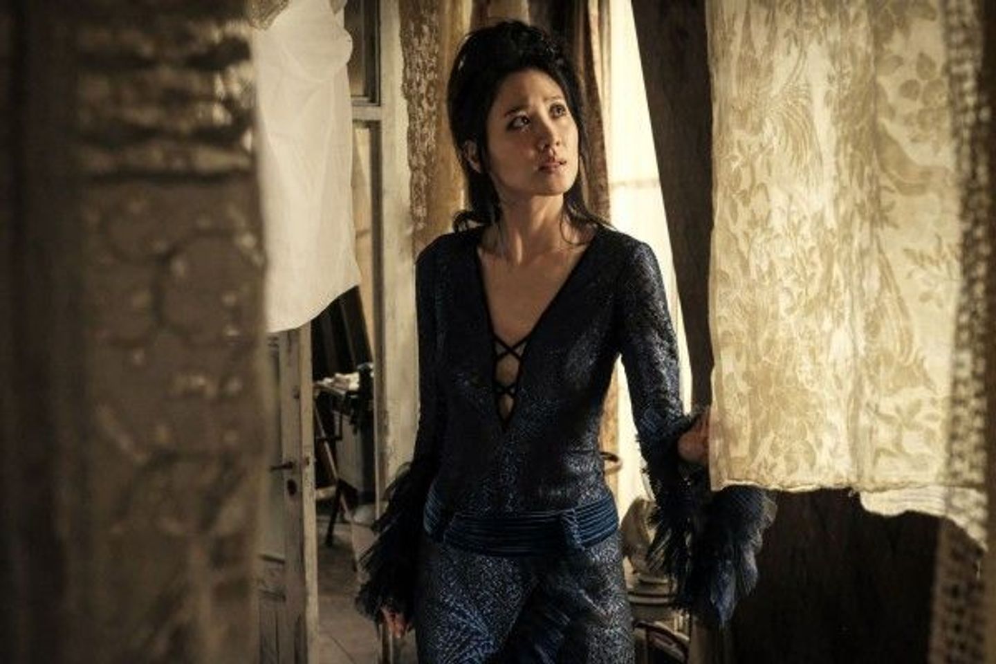 fantastic-beasts-the-crimes-of-grindelwald-claudia-kim-nagini