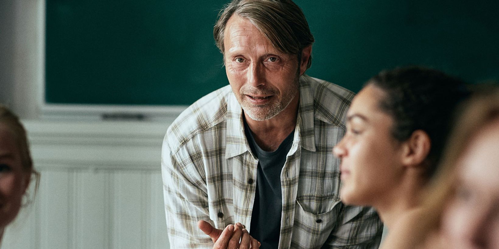 madsmikkelsen_6.jpg