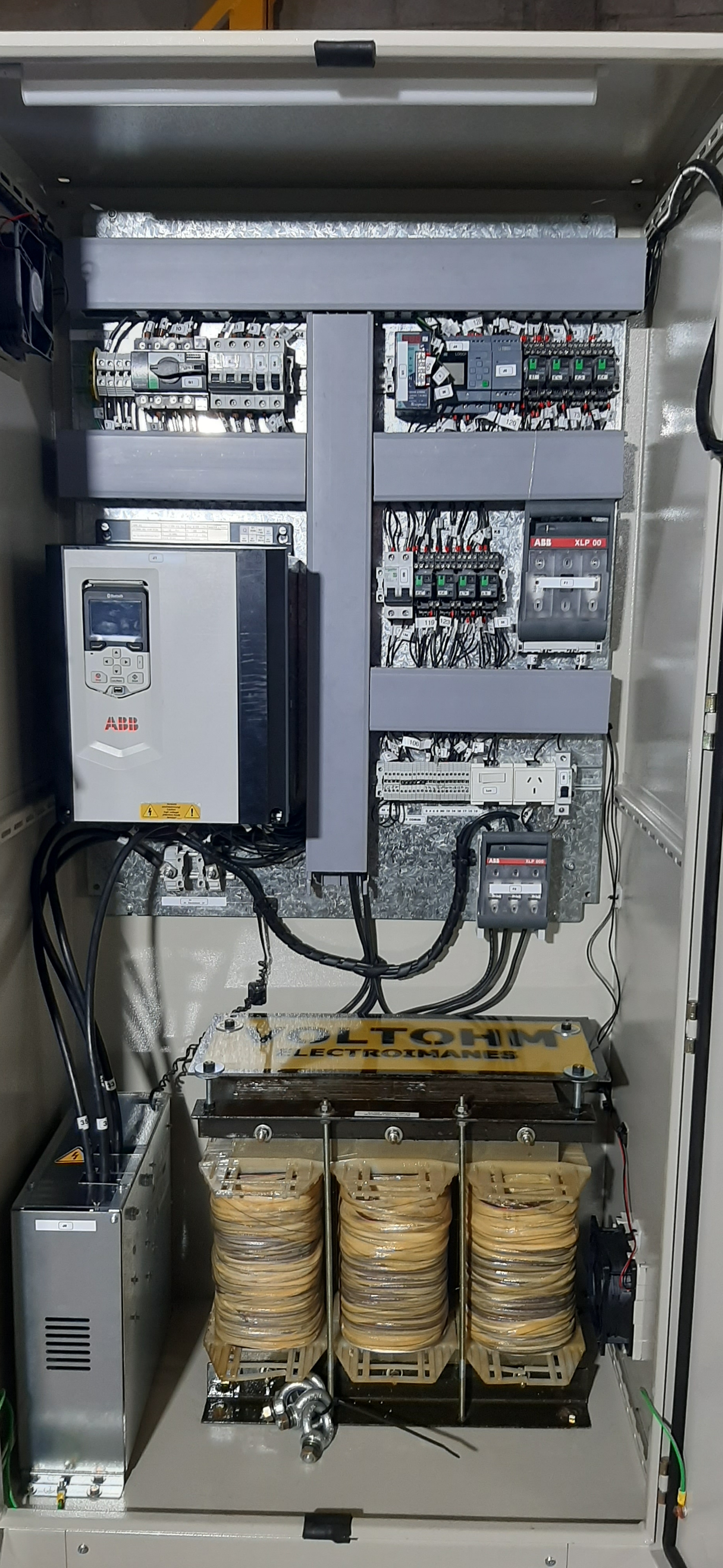 FUENTE DE ALIMENTACIÓN - Vista 2