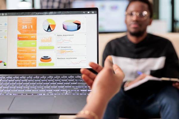 How Innovative Branding Builds Trust And Authority Online