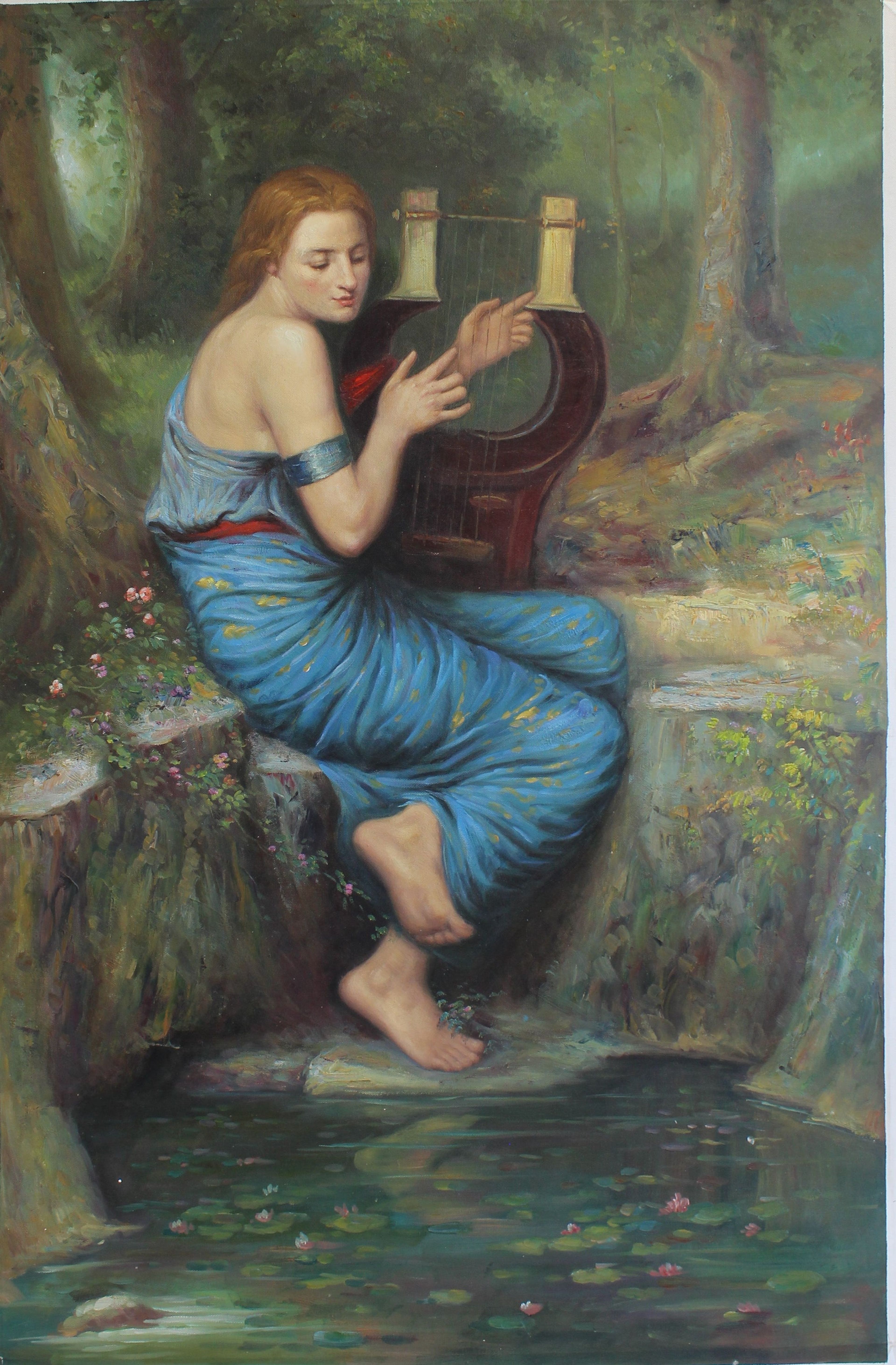 Femme jouant de la lyre au bord d'une rivière