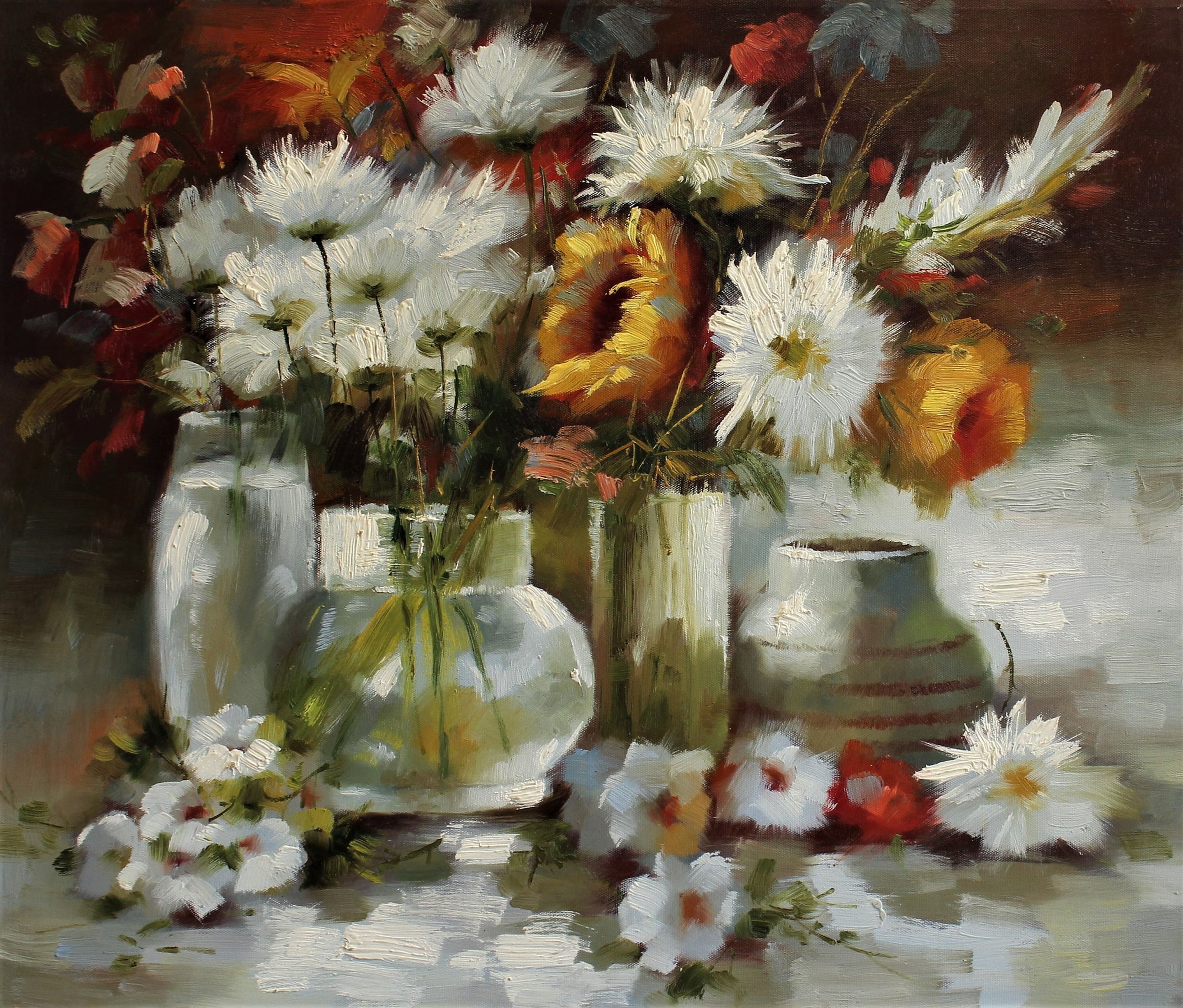 Nature morte de fleurs dans des vases et des poteries