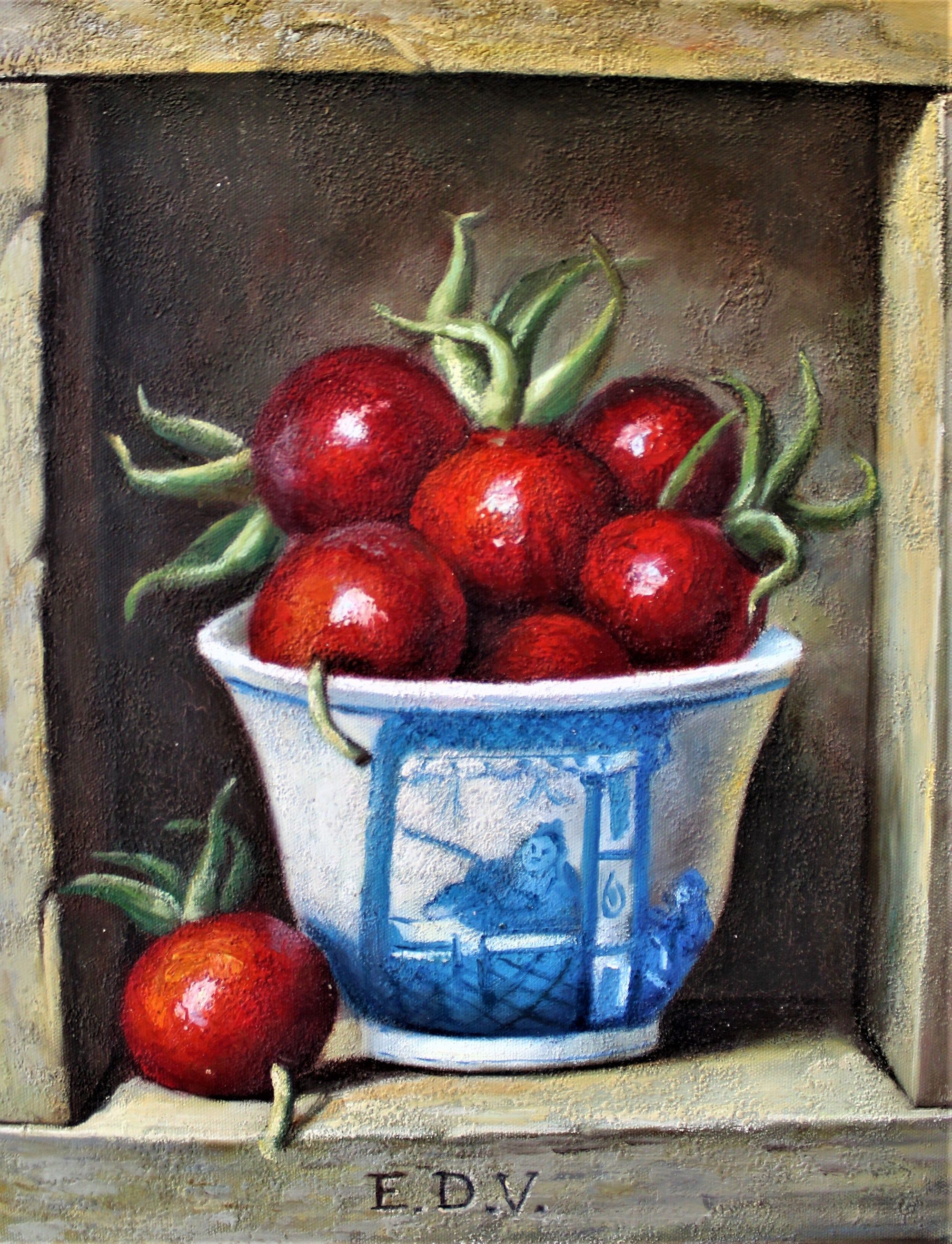 Nature morte de fruits rouges dans un bol en céramique bleu et blanc