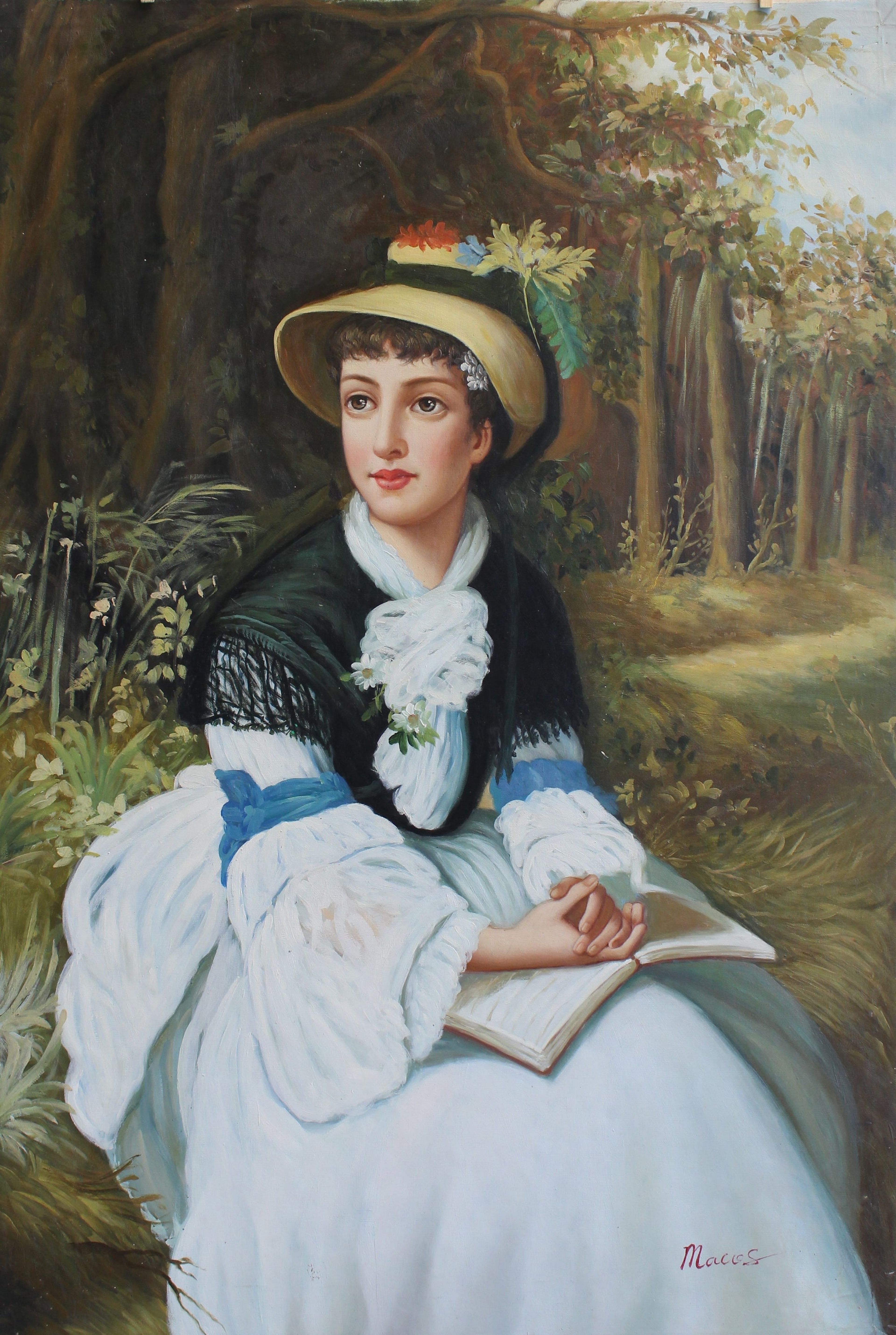 Femme lisant dans la forêt