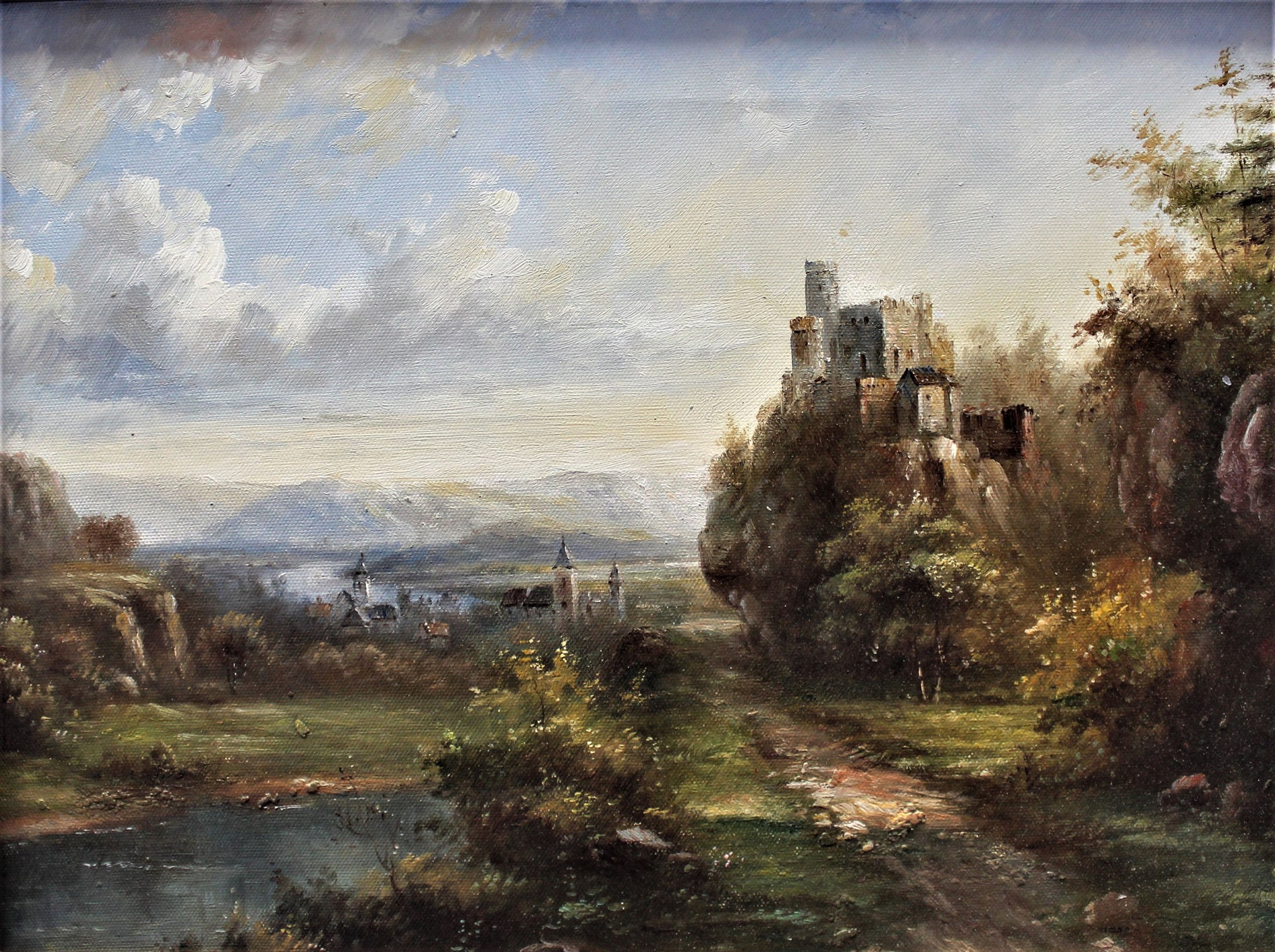 Château surplombant le lac