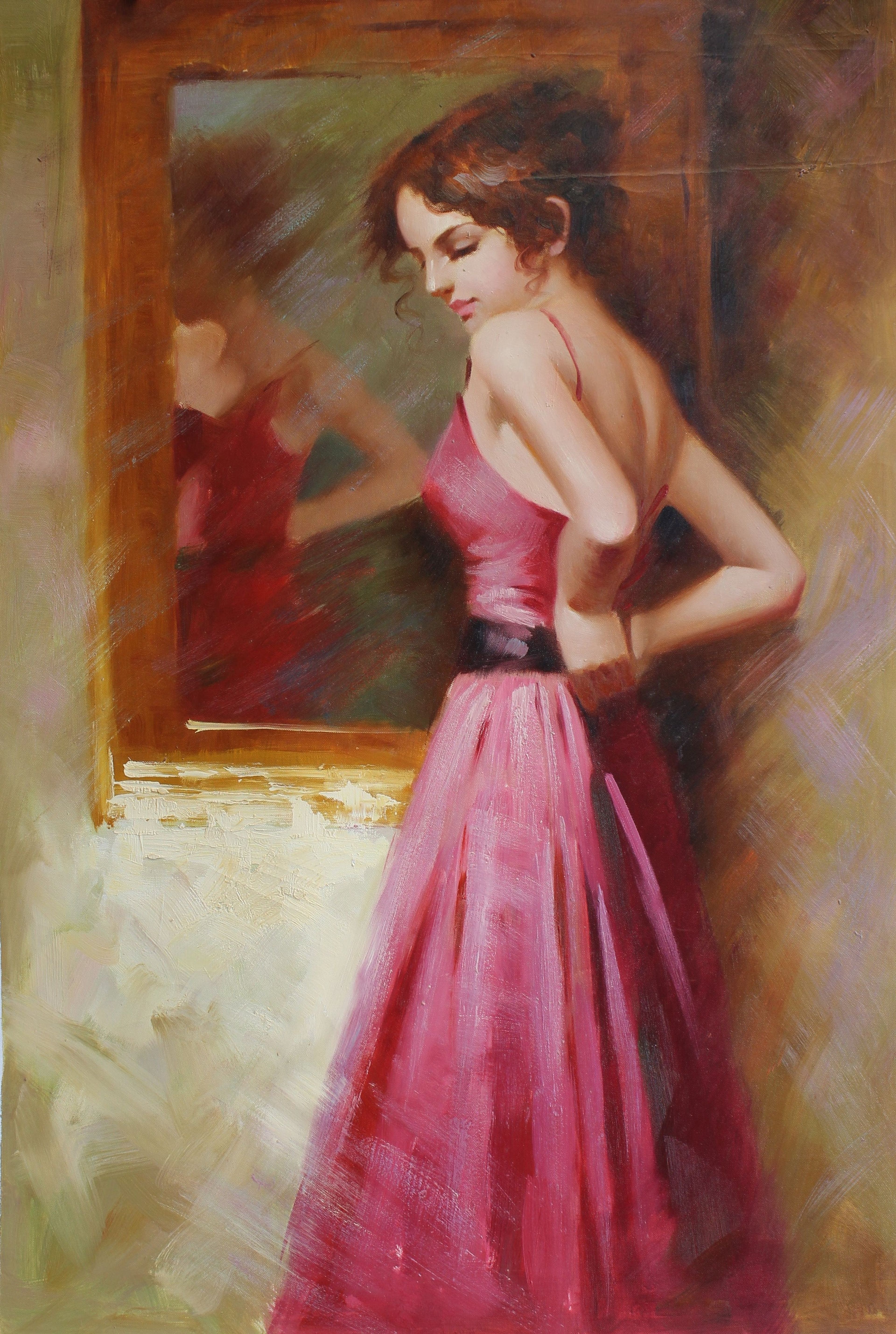 Femme fermant une robe rose