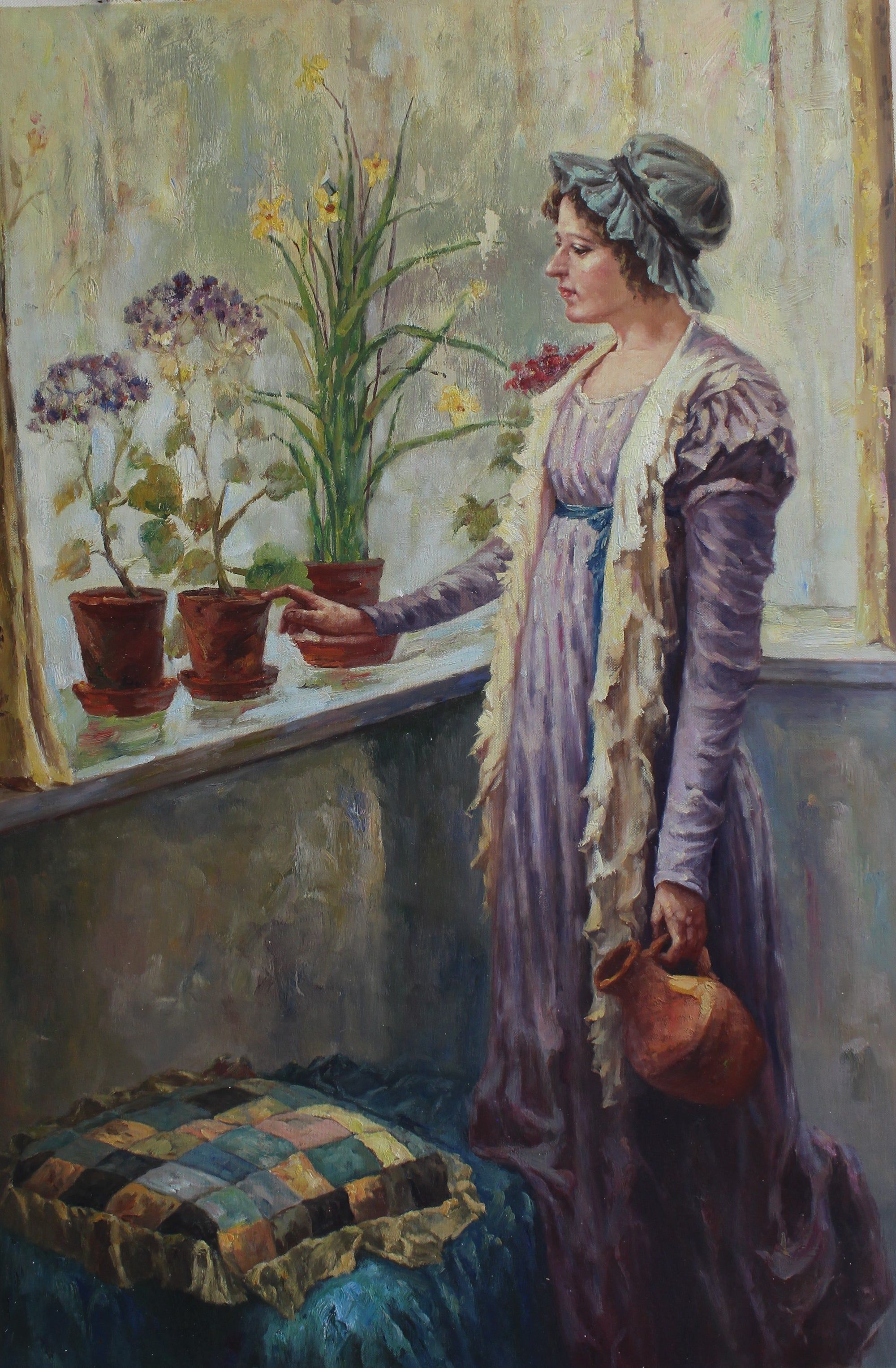 Femme en robe violette arrosant des plantes