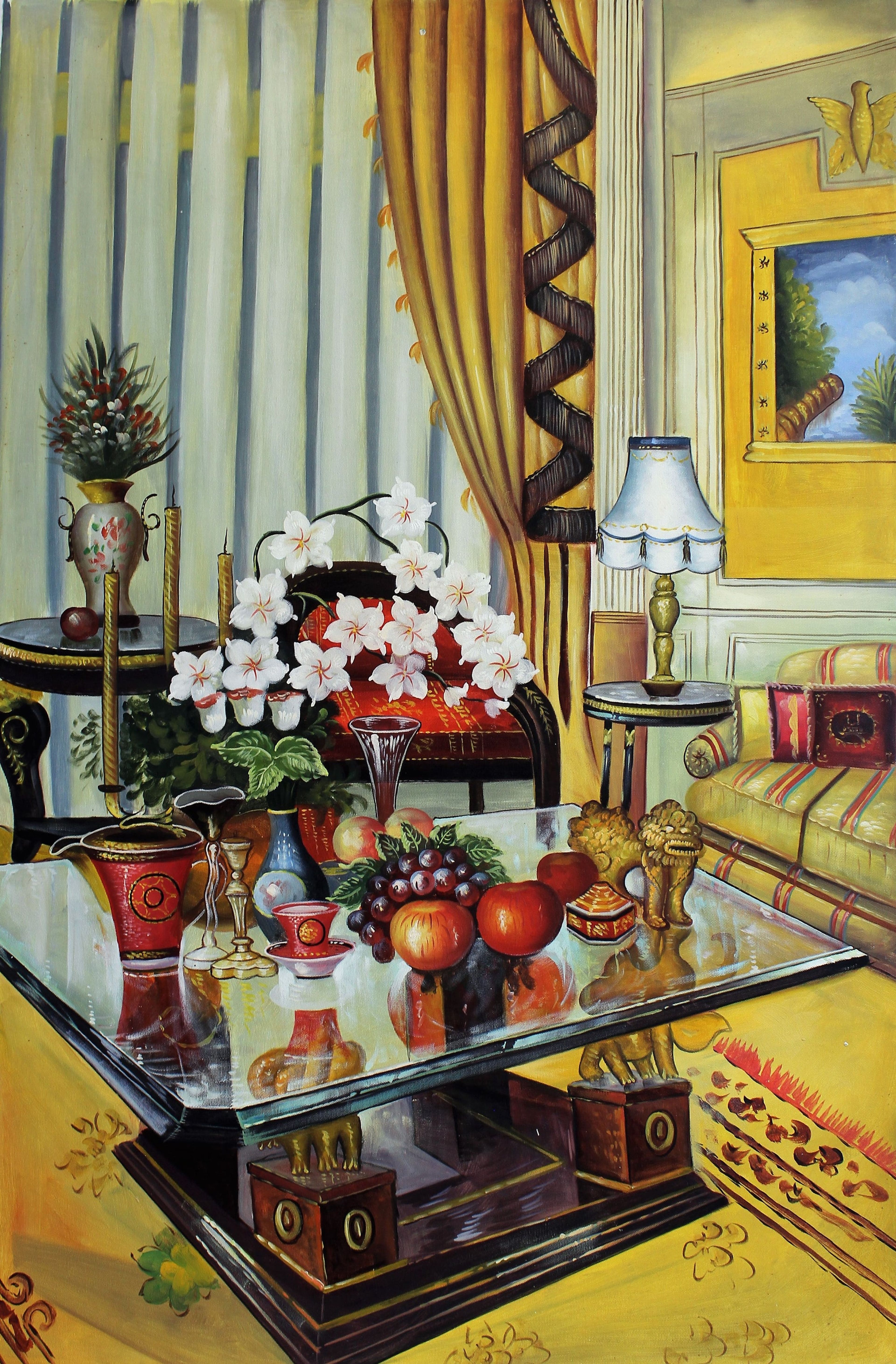 Salon doré avec table en verre