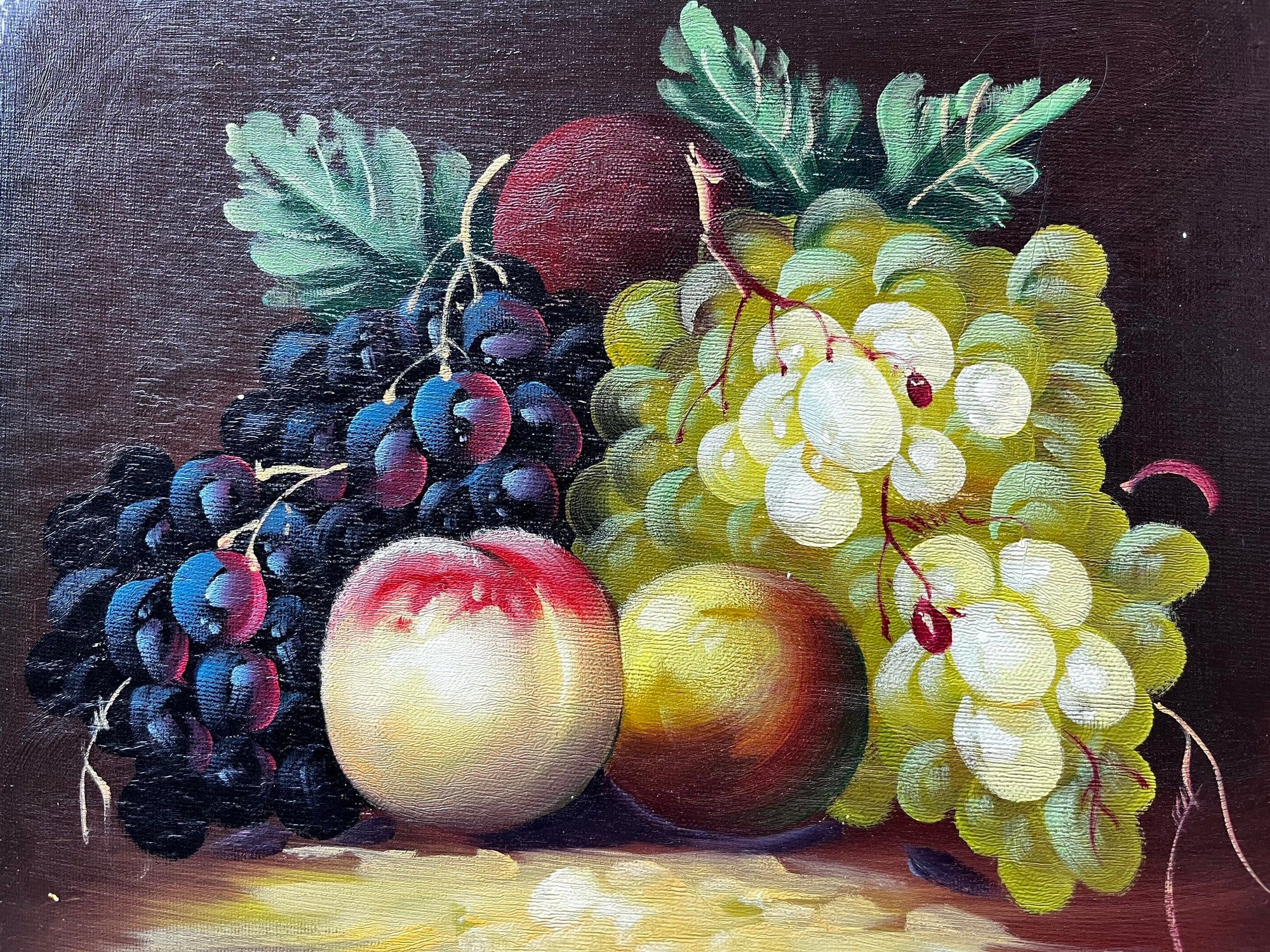 Nature morte de fruits sur fond sombre