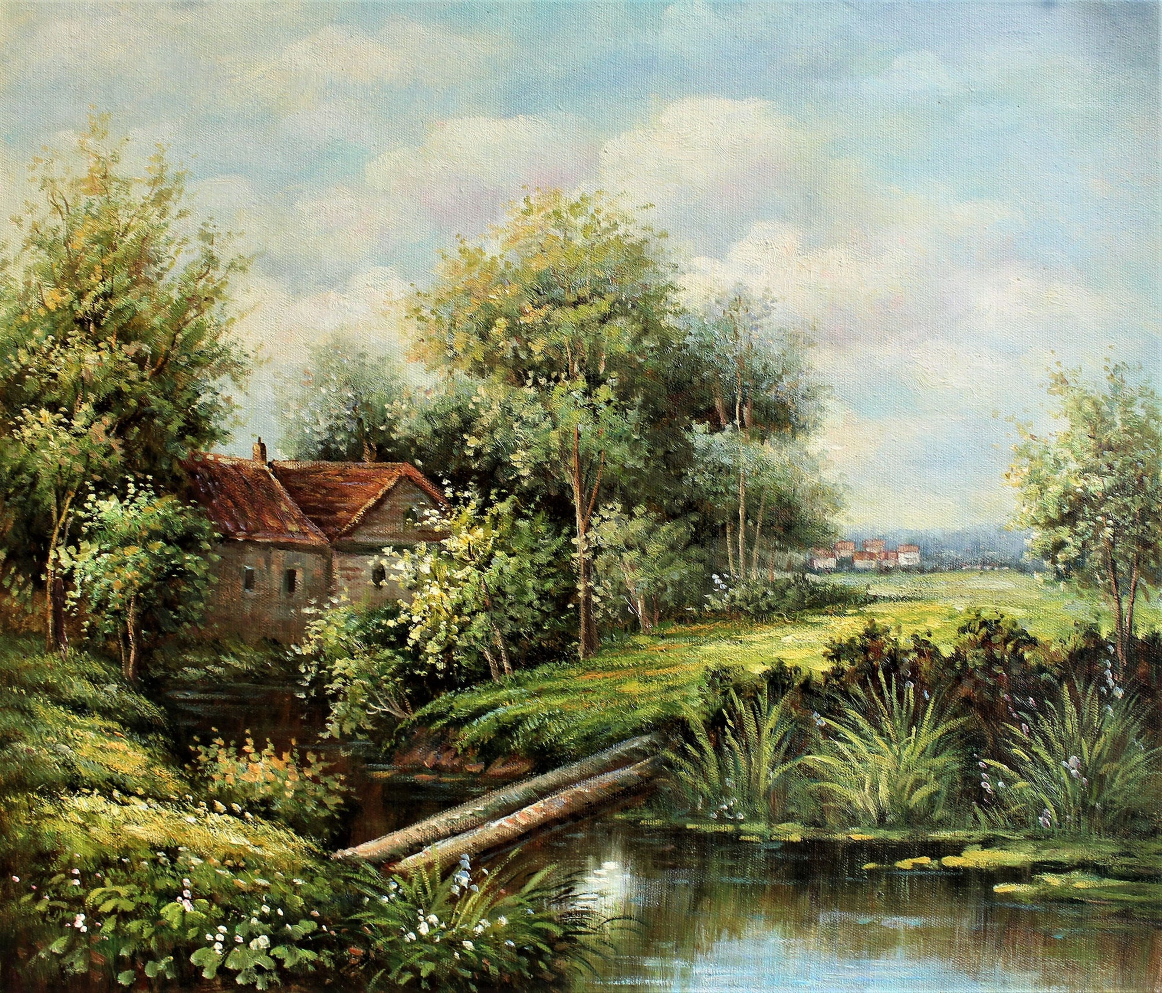 Pont en bois sur un petit ruisseau