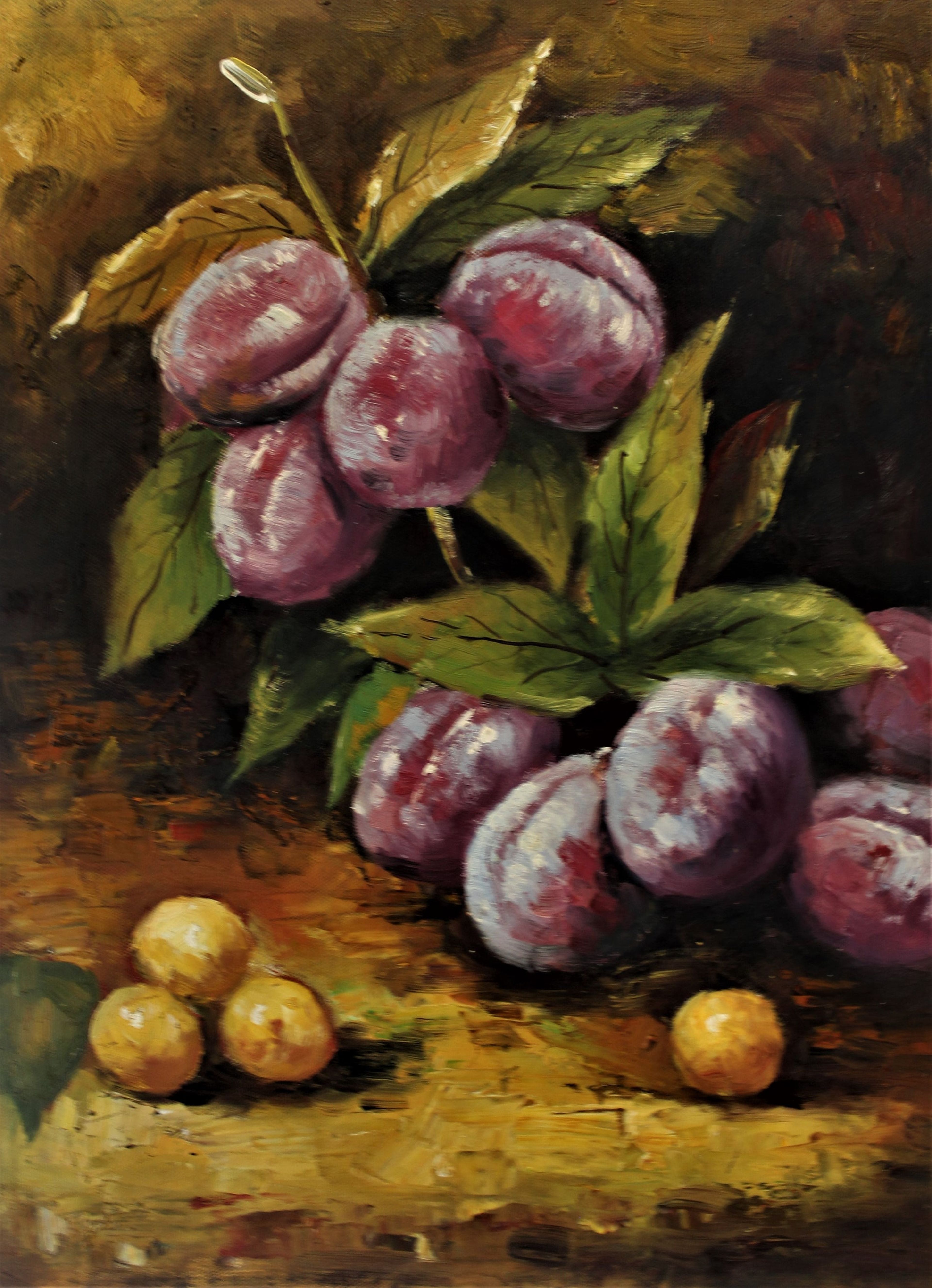 Nature morte de prunes en croissance