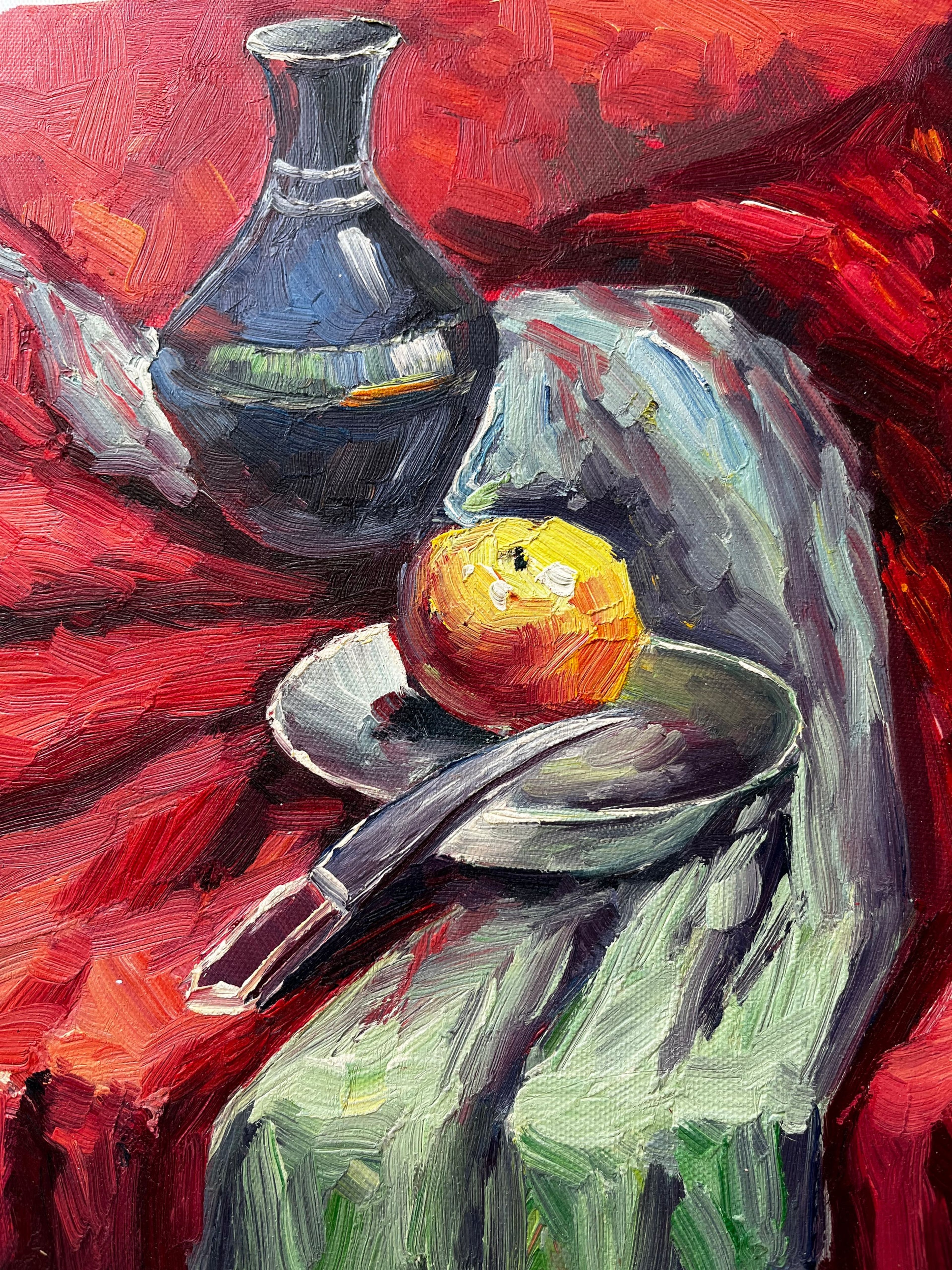 Nature morte d'une pomme dans une assiette