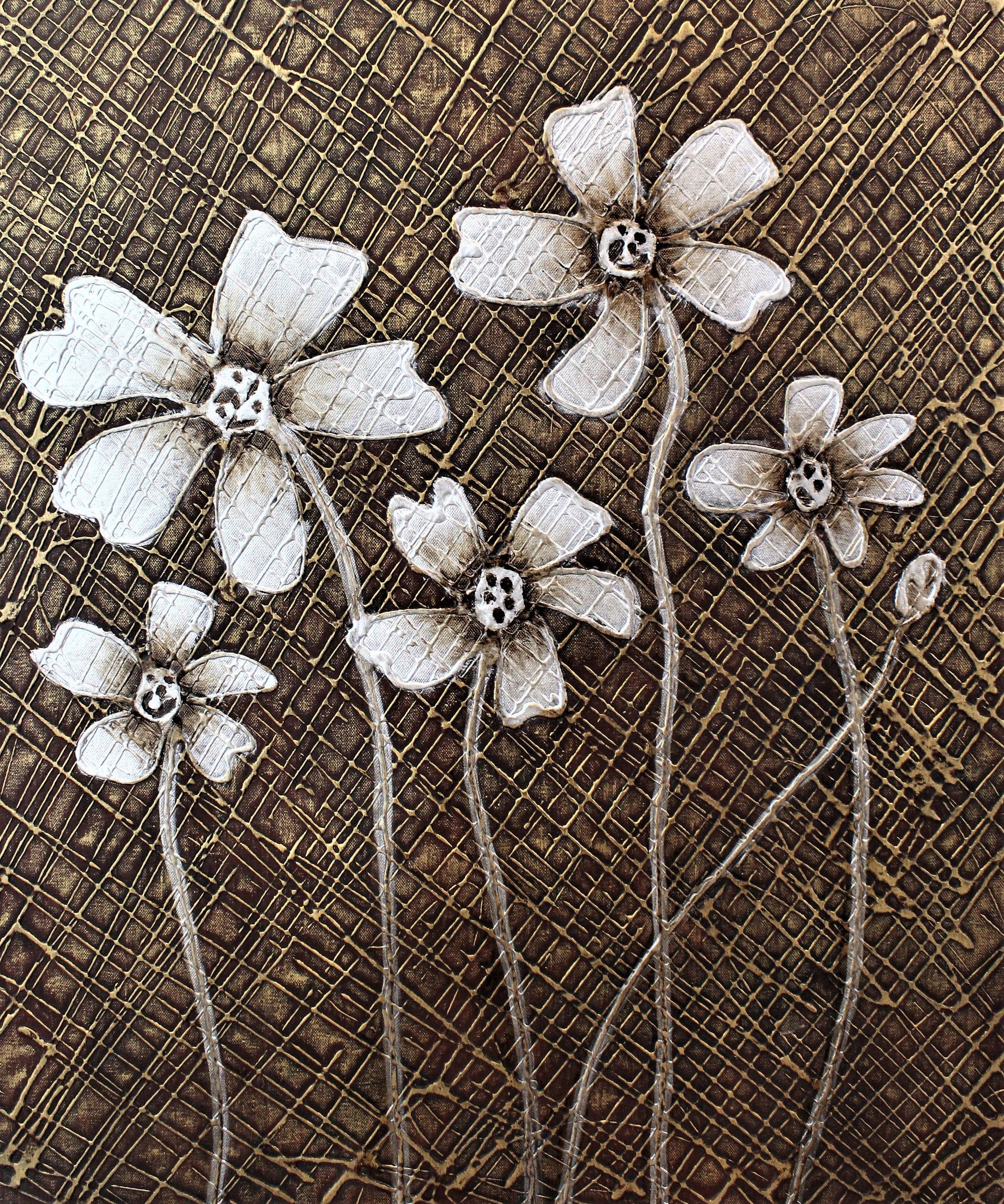 Fleurs blanches sur fond abstrait