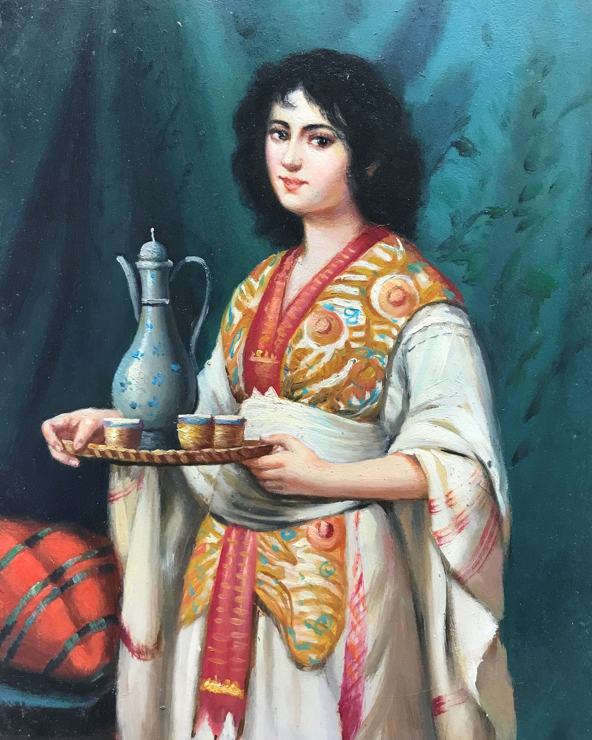 Femme avec un plateau de thé