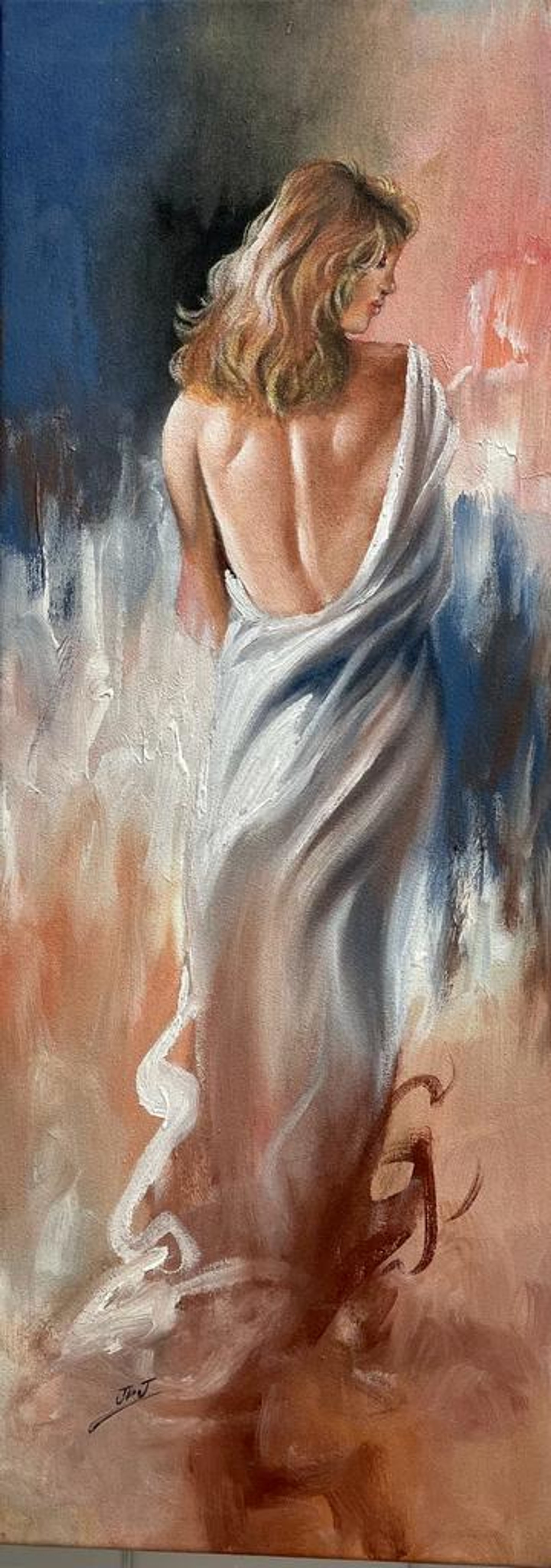 Femme en robe blanche