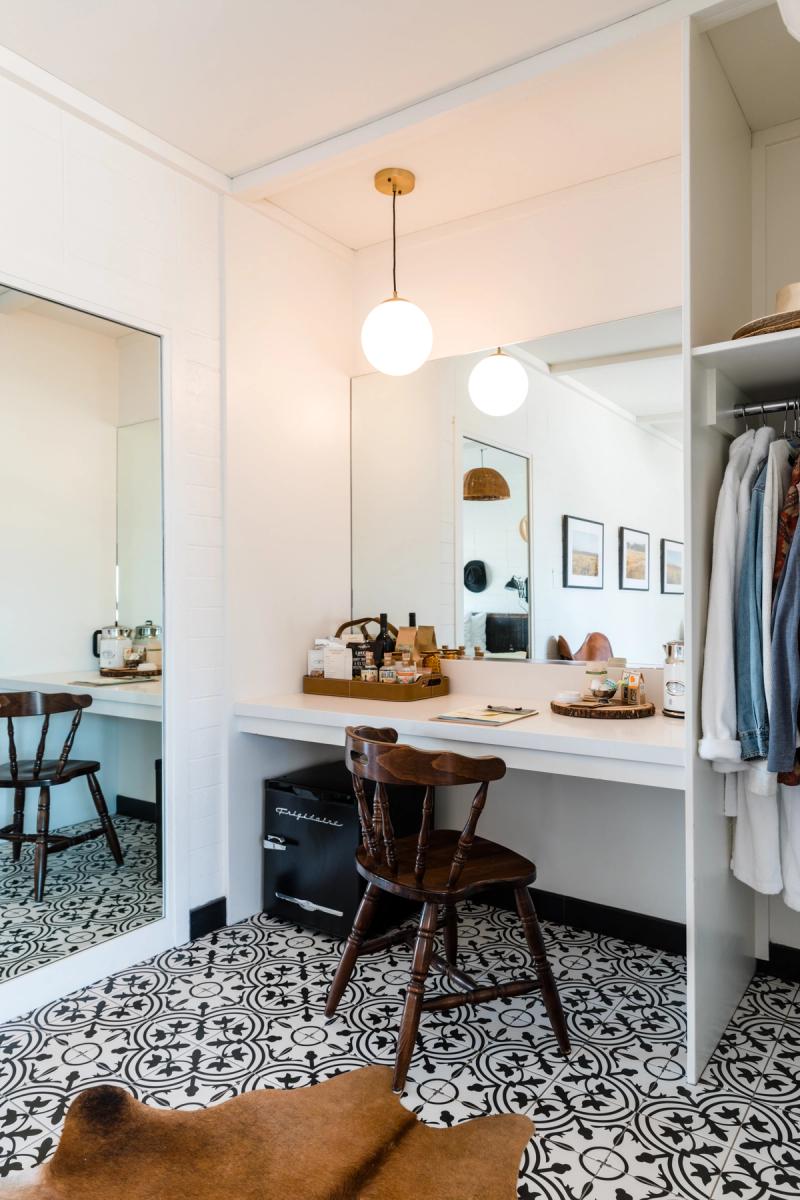 Desk and vanity space in Deluxe Double room