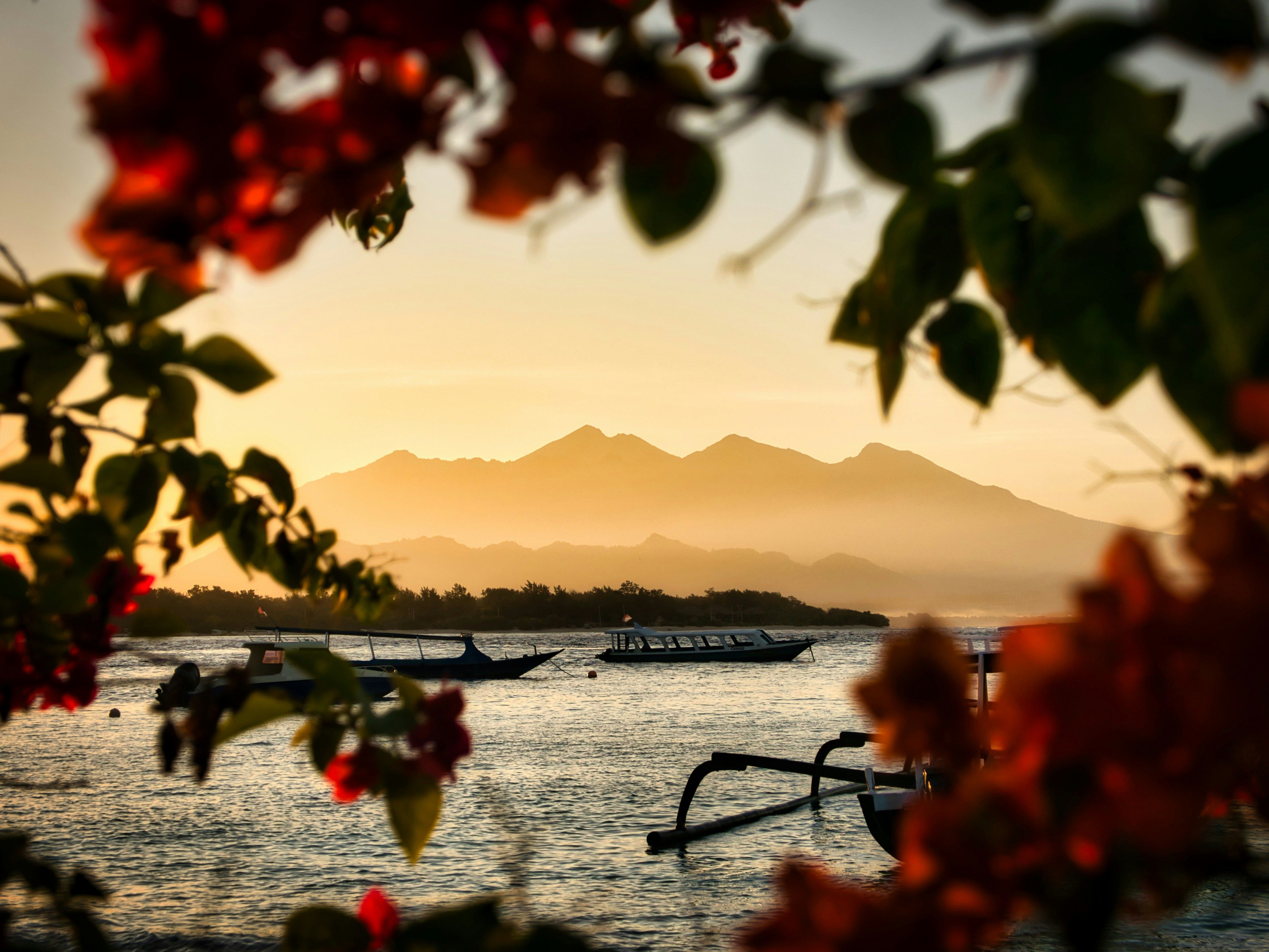 Bali for couples — Ubud retreats, Nusa Penida coast and Uluwatu sunsets