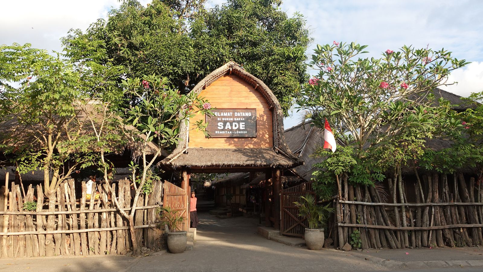 8 Days in Sasak Lombok: Villages, Temples and the Inland North — Selamat Datang di Dusun Sasak Sade