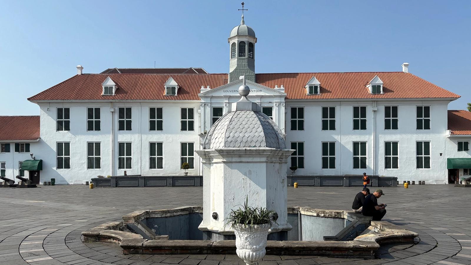 4 Days in Jakarta: Old Batavia, the Thousand Islands and Monas — Batavia City Hall (Jakarta History Museum) Fatahillah Square (2025) - img 17