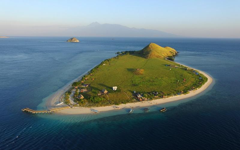 7 Days in West Sumbawa: Whale Sharks, Moyo Island and Kenawa — Pulau kenawa