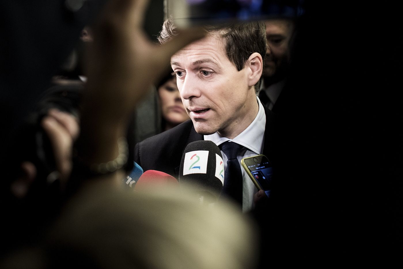 Oslo, Norge, 30.11.2016. Krf leder Knut Arild Hareide i krisemøter i forbidnelse med budsjettforhandlingene. Foto: Christopher Olssøn.