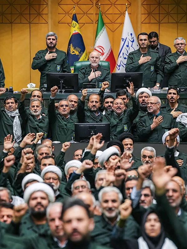 Mosa­ikk­forsvar og ny øverste leder. Slik vil Iran svare USA.