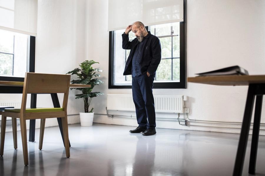 Hvite menn har ikke definisjonsrett over hva som er sexistisk eller rasistisk, sier Kunsthøgskolens rektor.