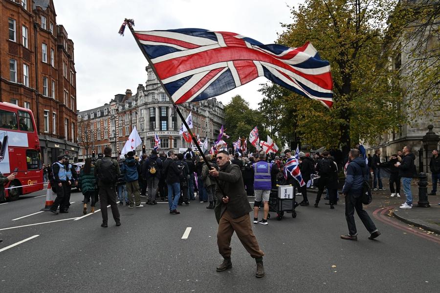 Et liv under kapitalismen betyr å leve i en planøkonomi mens du blir fortalt at du er fri.