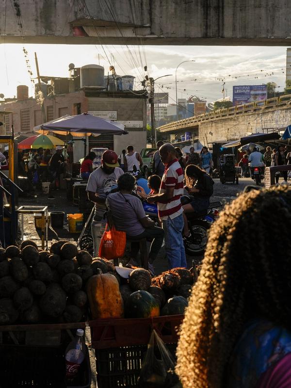 The Economist: 52 prosent av de som ble spurt, sier at de helt eller delvis støtter kidnappingen av Maduro