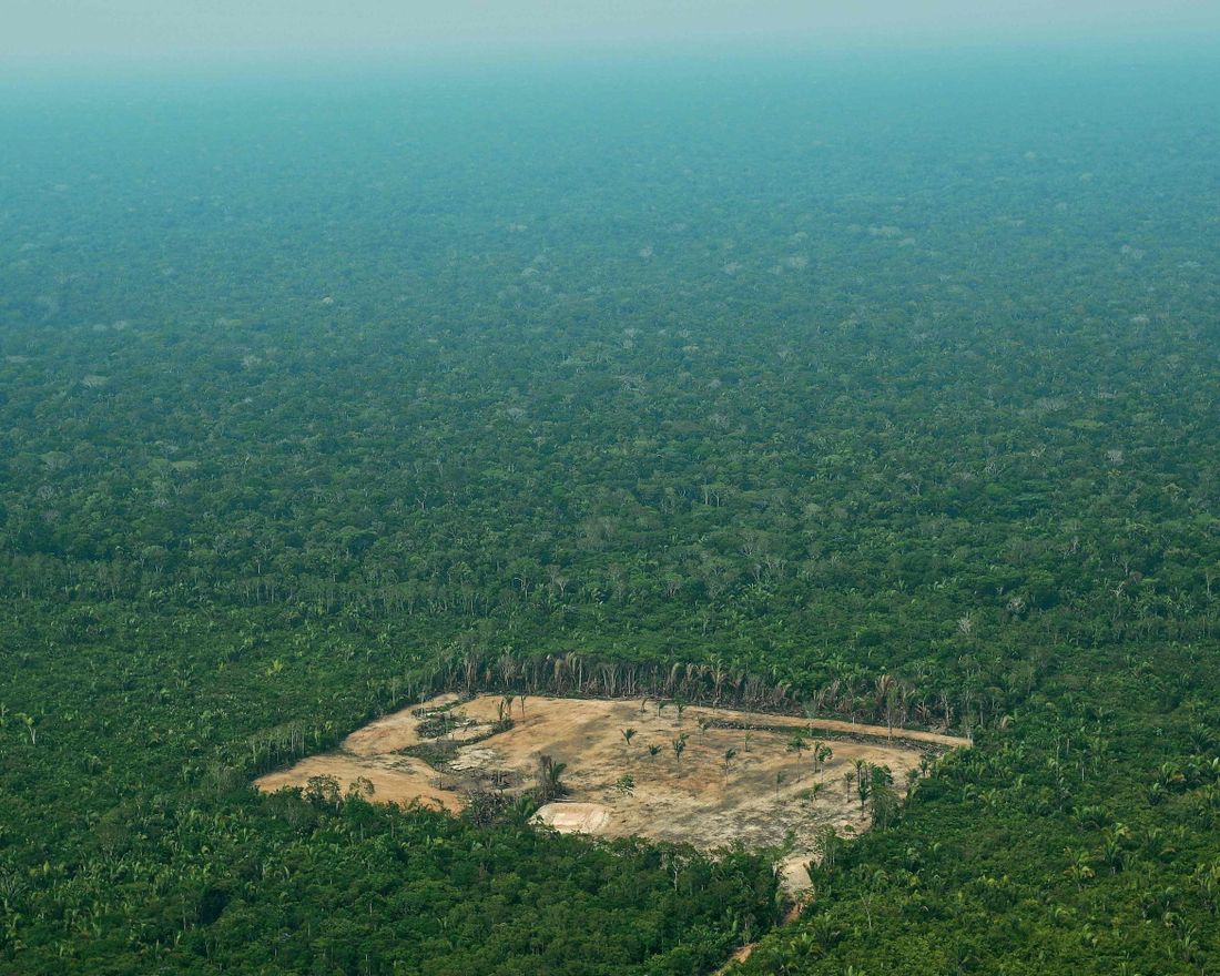 Aerial view of deforestation in the Western Amazon region of Brazil on September 22, 2017. 
 Parts of the Western Amazon rainforest have suffered some of the heaviest deforestion in the Amazon as a whole, with figures puting it at a third higher than last year. Illegal logging has been hard to police in a country in economic crisis.  / AFP PHOTO / CARL DE SOUZA / TO GO WITH AFP STORY by PAULA RAMON