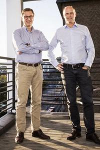 SØKKRIKE: Brødreparet Roger og Kristian Adolfsen (til venstre) har blitt enormt rike på barnehager og sitter igjen med flere milliarder i kontanter etter å ha solgt barnehage-eiendommer til Australia.
FOTO: FRODE HANSEN, VG/NTB SCANPIX