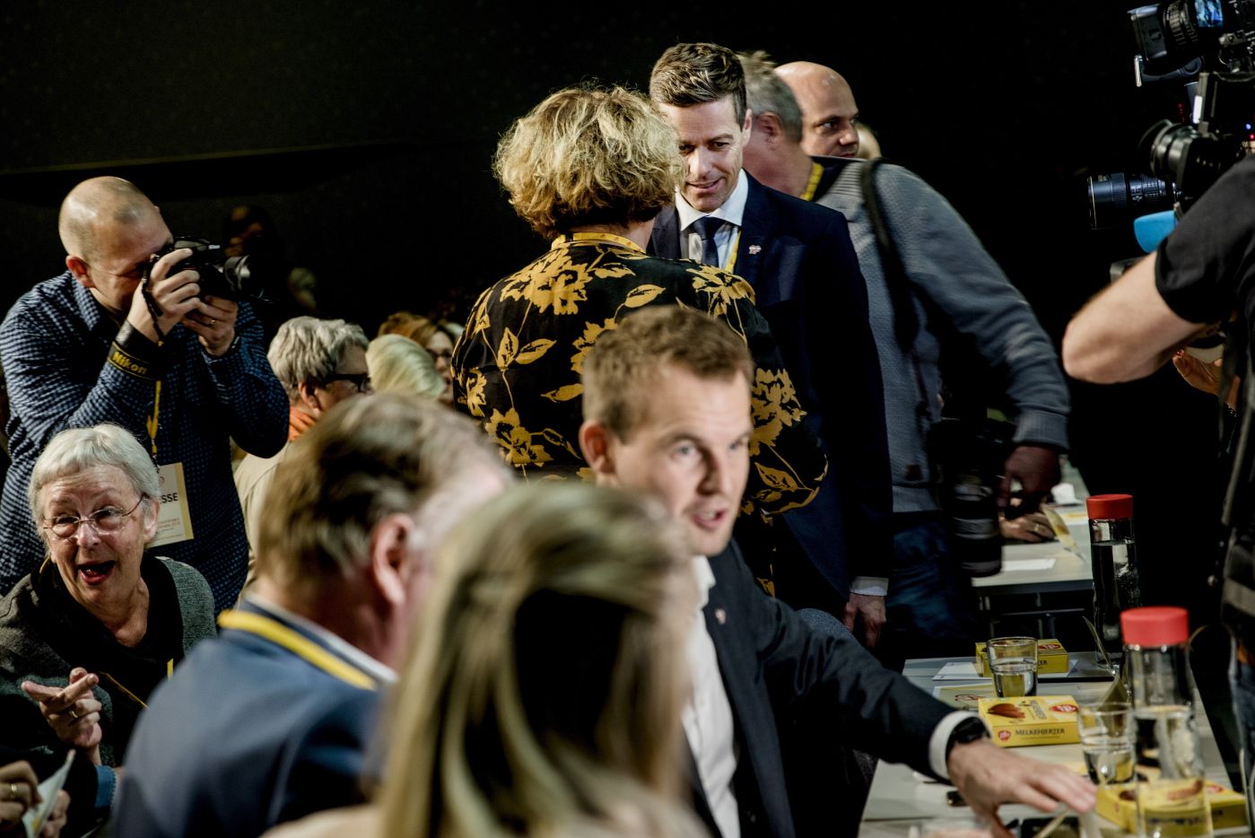 Partiledelsen i Krf. Knut arild hareide, kjell inge ropstad og Olaug Bollestad. Ekstraordinært landsmøte på Scandic Gardermoen. Det skal stemmes over hvilken retning krf skal gå- hvilken regjering de skal støtte.