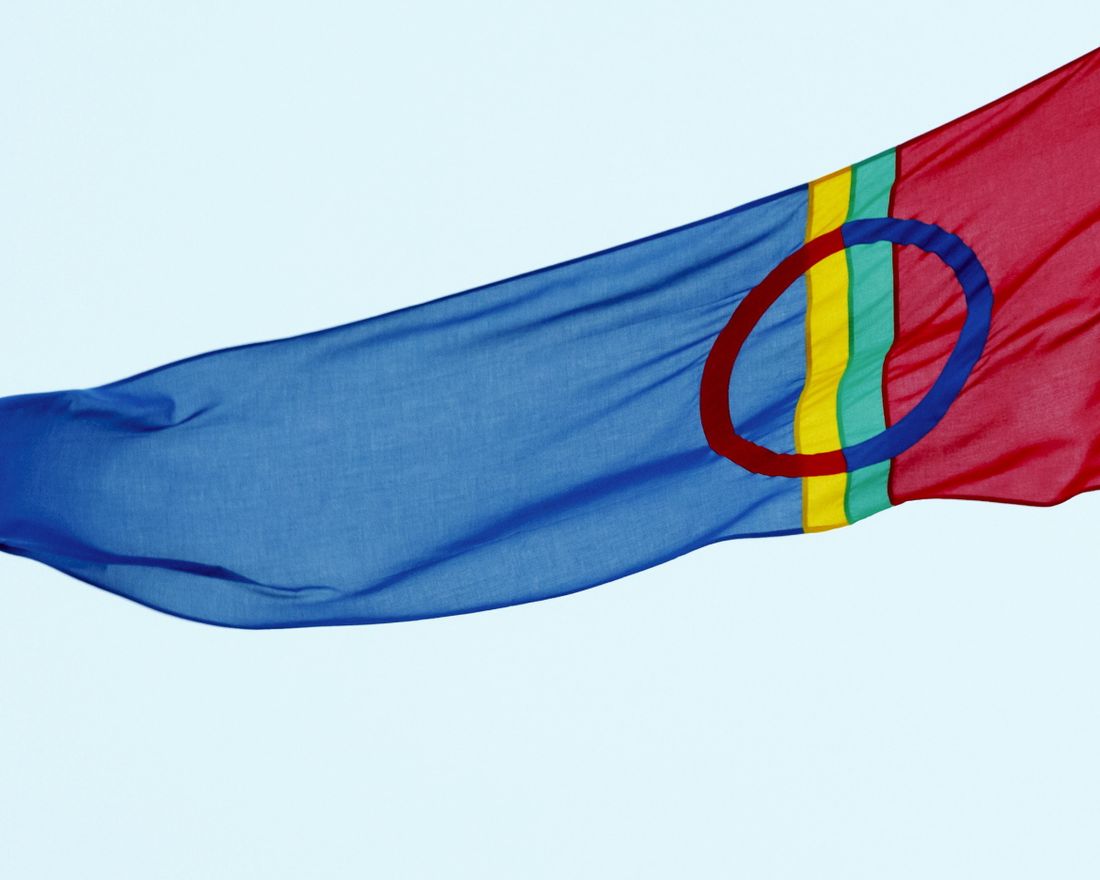 Karasjok  20170202. 
 Samisk flagg. 
 Samisk vimpel eller flagg i Karasjok. 
 Foto: Heiko Junge / NTB scanpix