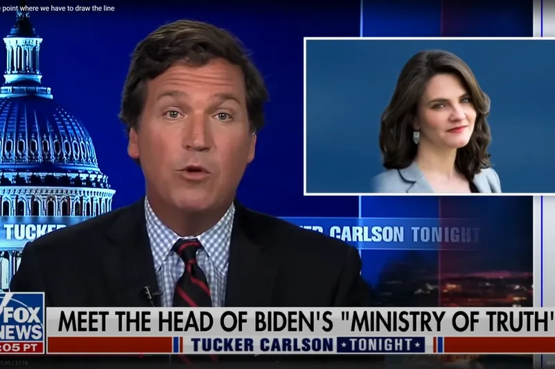 I skuddlinja: Nina Jankowicz skulle arbeide mot desinformasjon i USA, men ble selv et offer for en svertekampanje. Det hele startet i programmet til Fox News-profil Tucker Carlson.