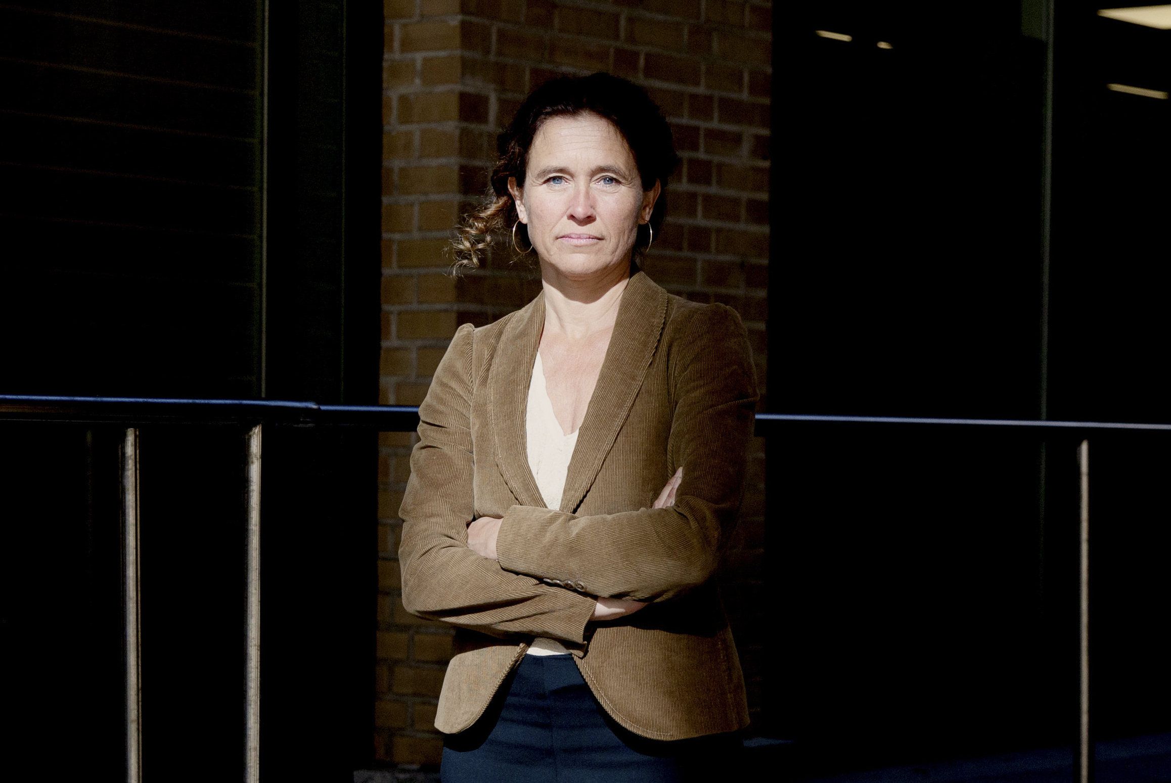 Russland-forsker Julie Wilhelmsen fotografert utenfor Nupis kontorer i Oslo sentrum. Foto: Hanne Marie Lenth Solbø